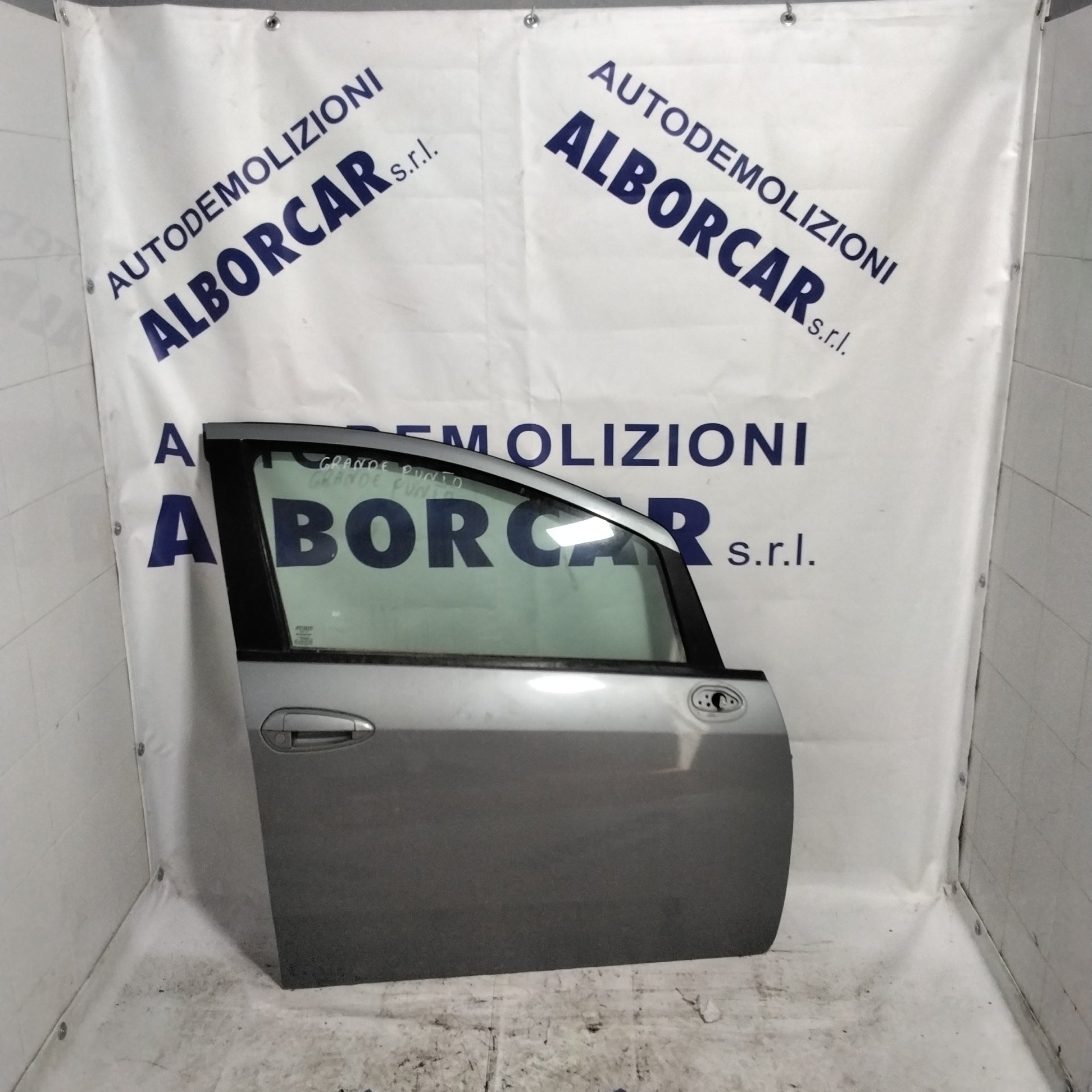 Front right door Fiat Grande Punto 5-door year 2005-2014 colors (gray, black, white)