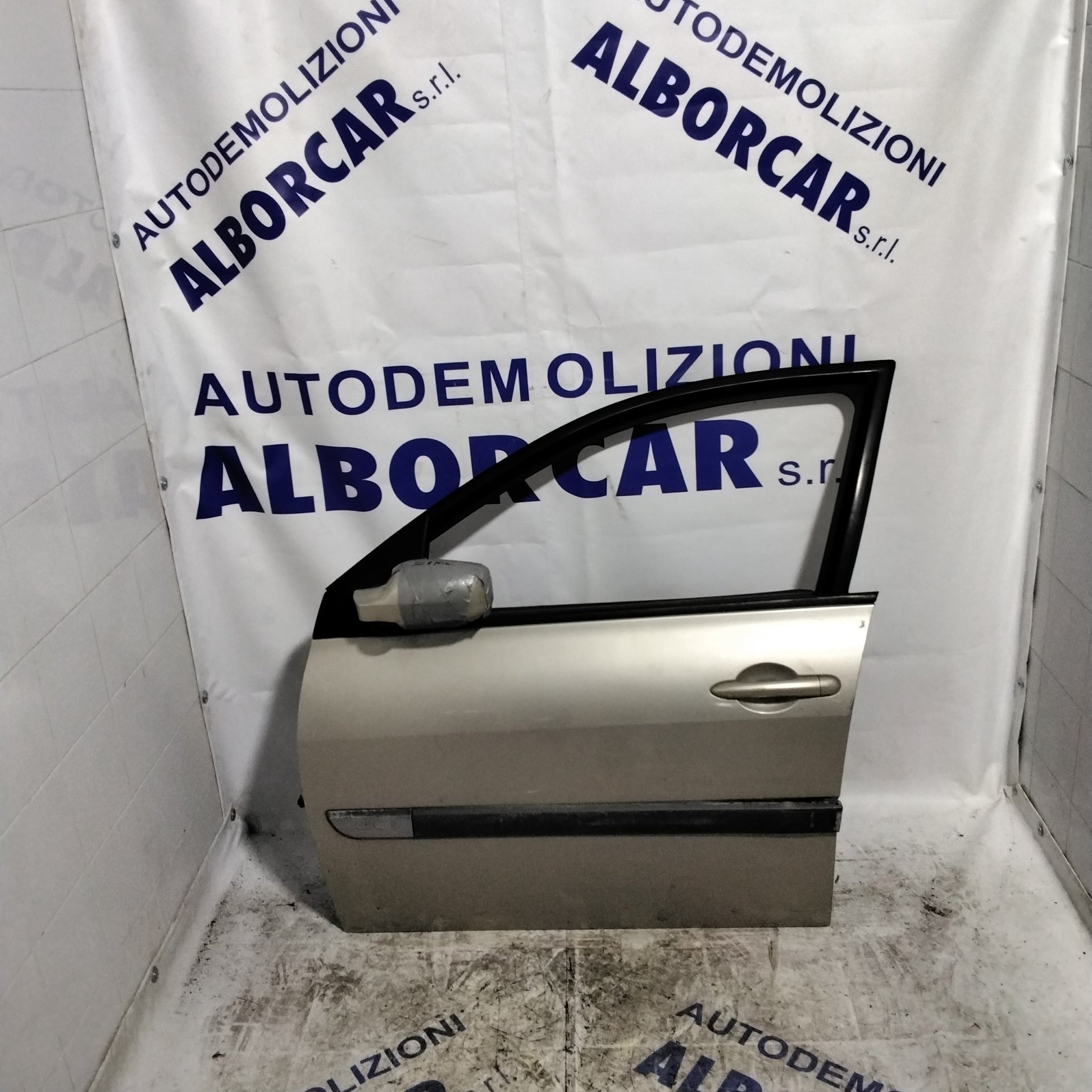 front left door Renault Scenic year 2001