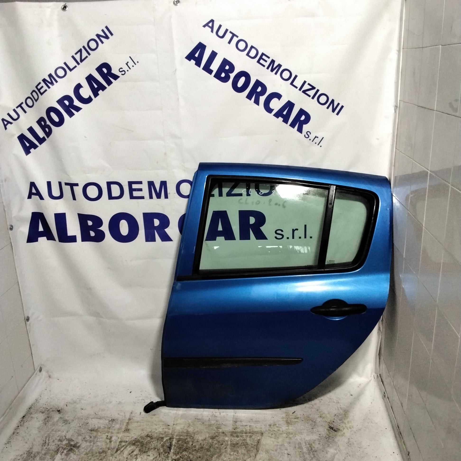 Complete left rear door Renault Clio year 2006 (sf1e1)