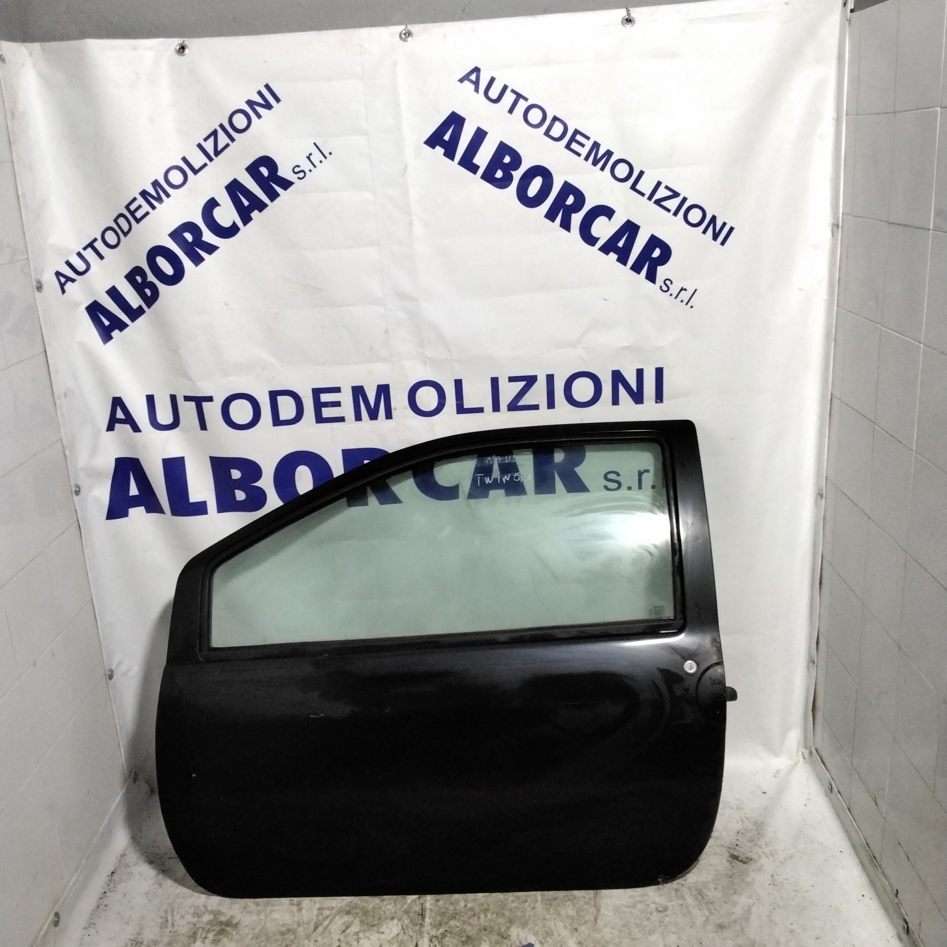 Renault Twingo (2000) front left door