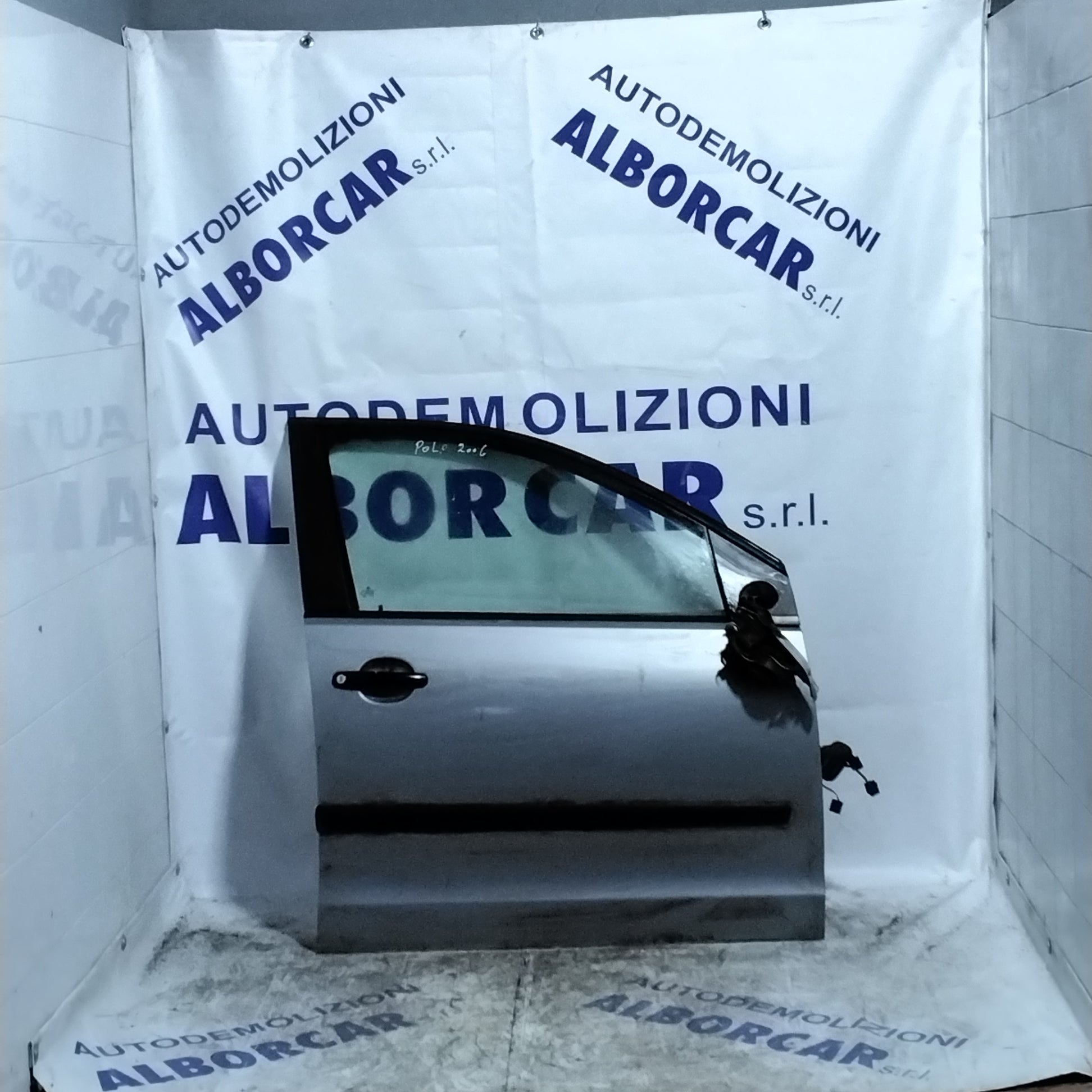 front right door Volkswagen Polo year 2006