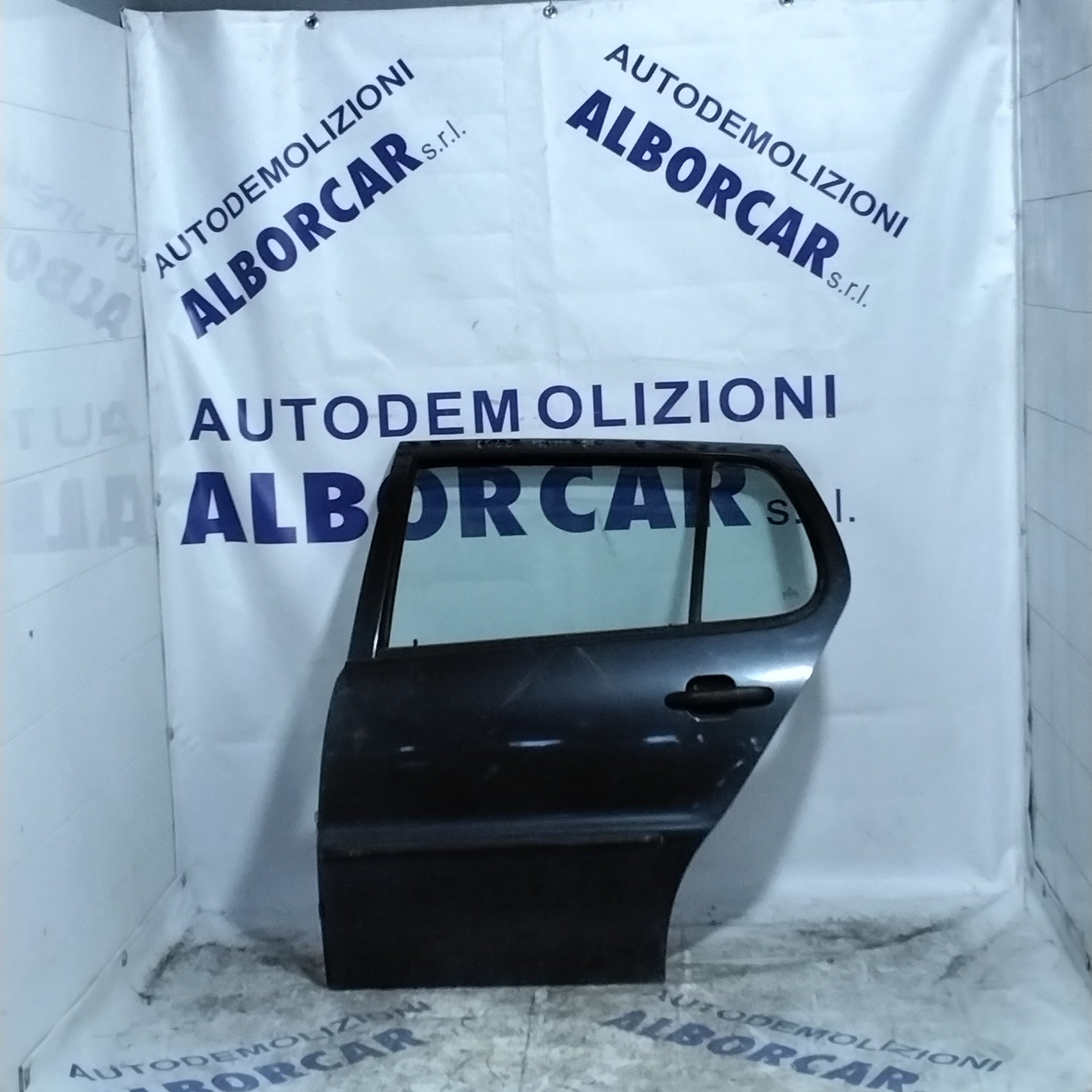 Volkswagen Polo first series rear left door (sf1e1)