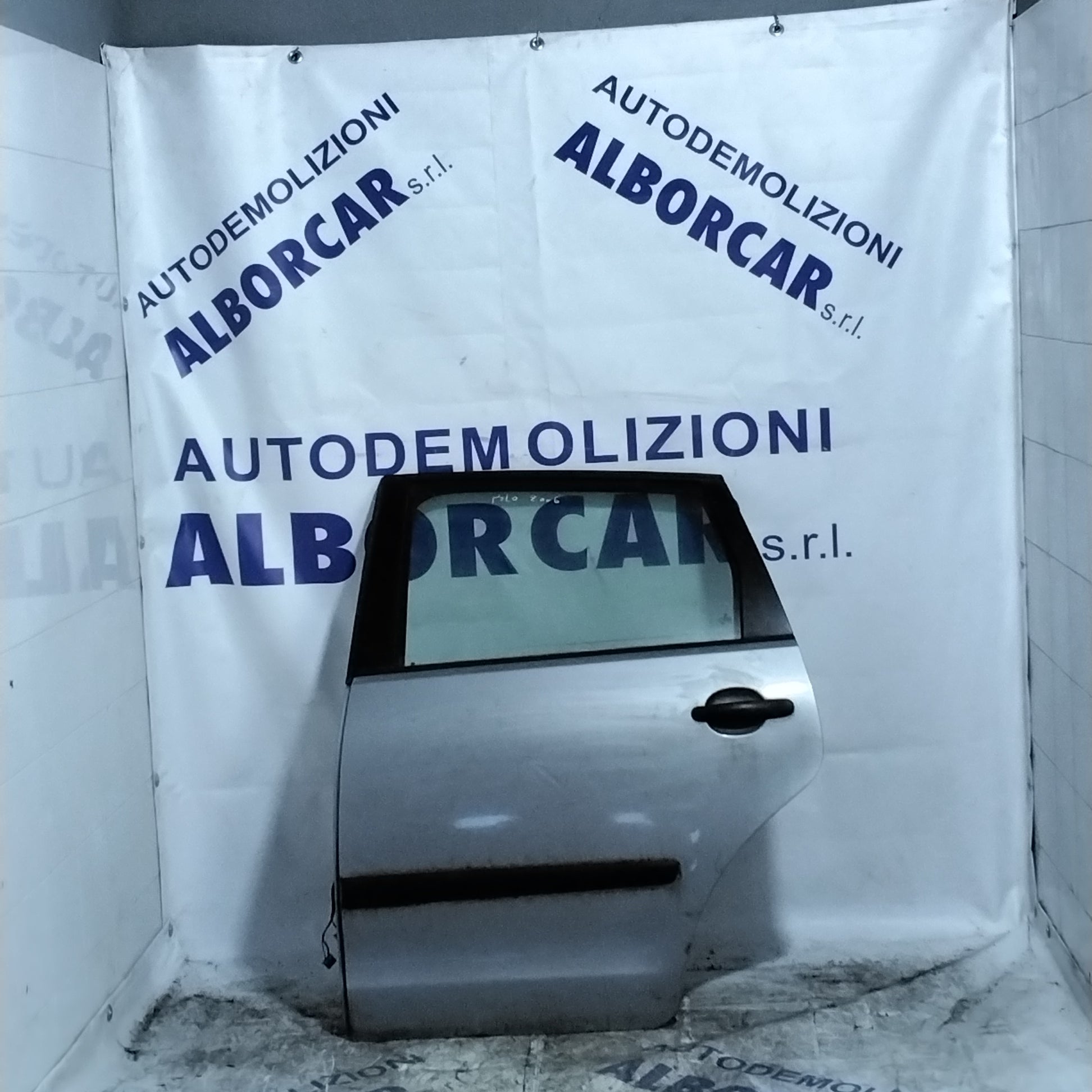 Volkswagen Polo 2006 left rear door (sf1e1)