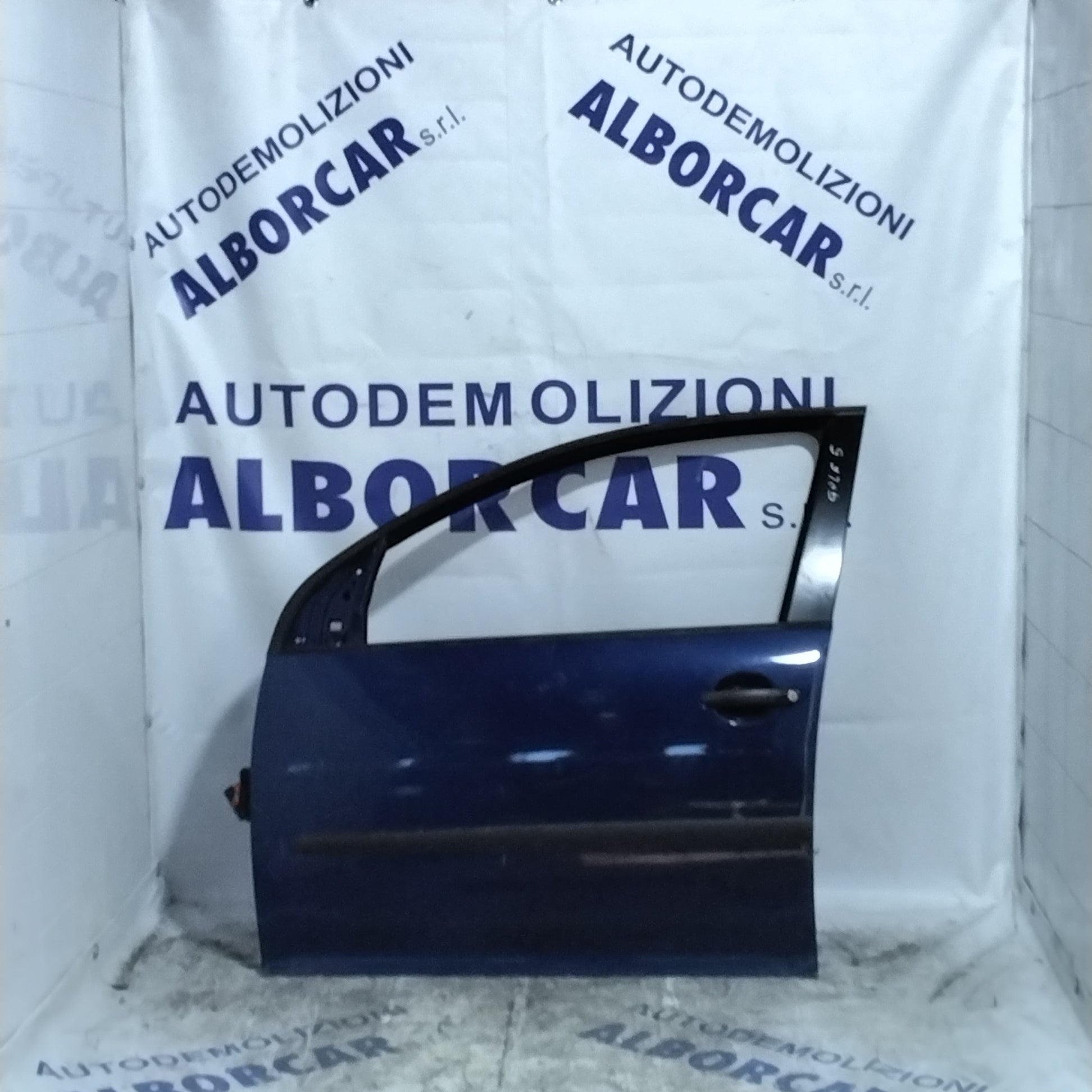 Volkswagen Golf 5 (2003-2008) left front door (sf1e1)