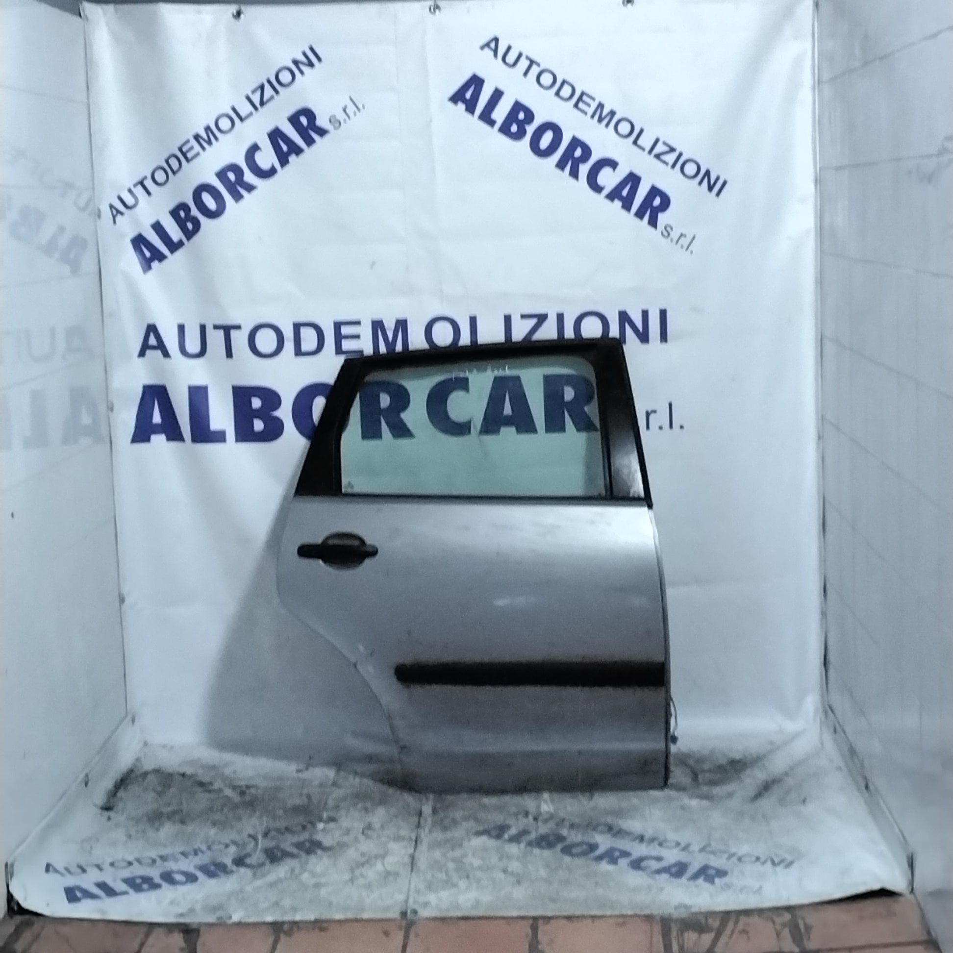 right rear door Volkswagen Polo year 2006