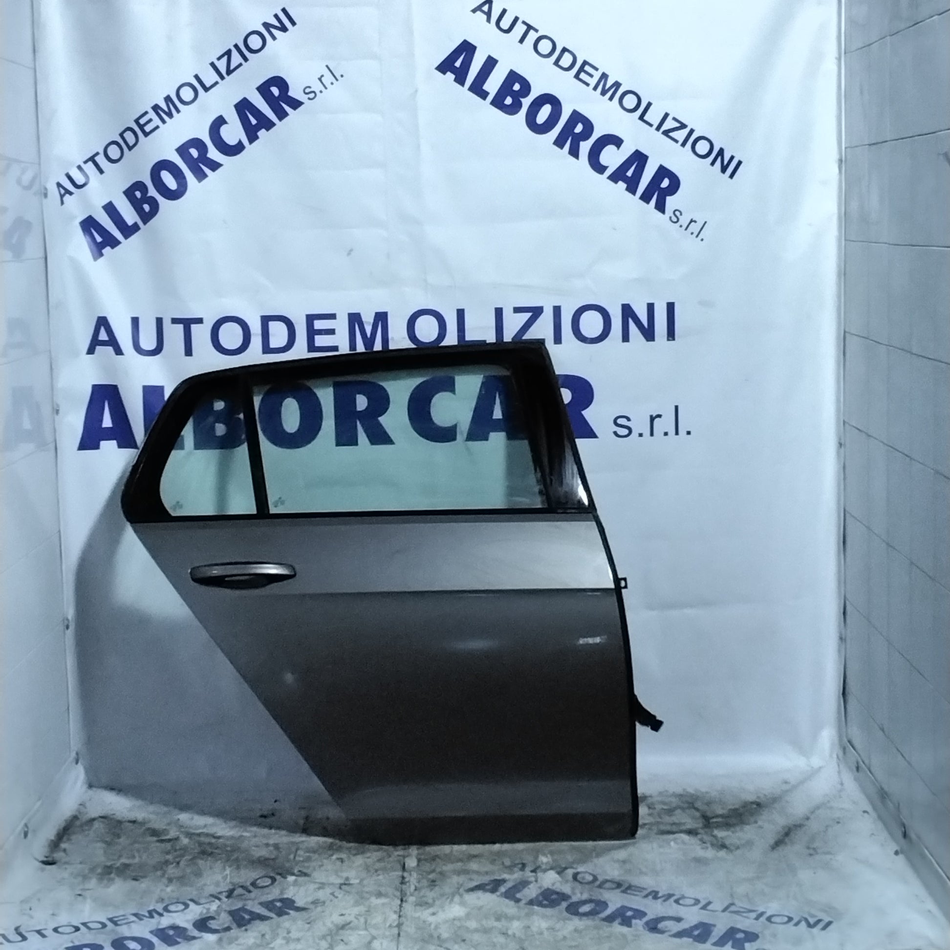 Volkswagen Golf 7 rear right door 2012 (sf1e1)