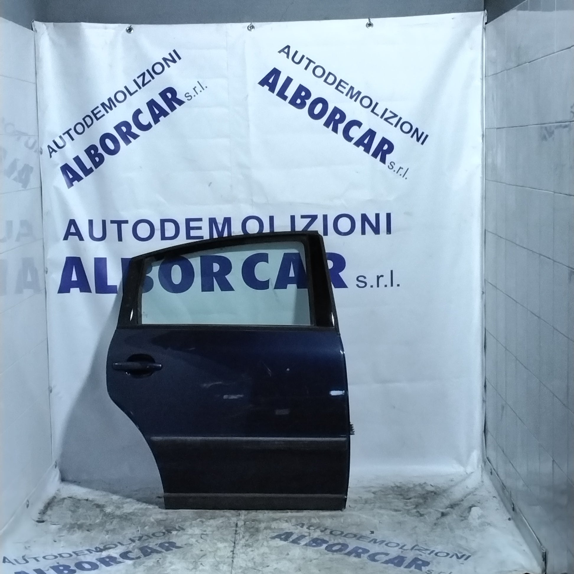 Volkswagen Passat 2003 rear right door (sf1e1)
