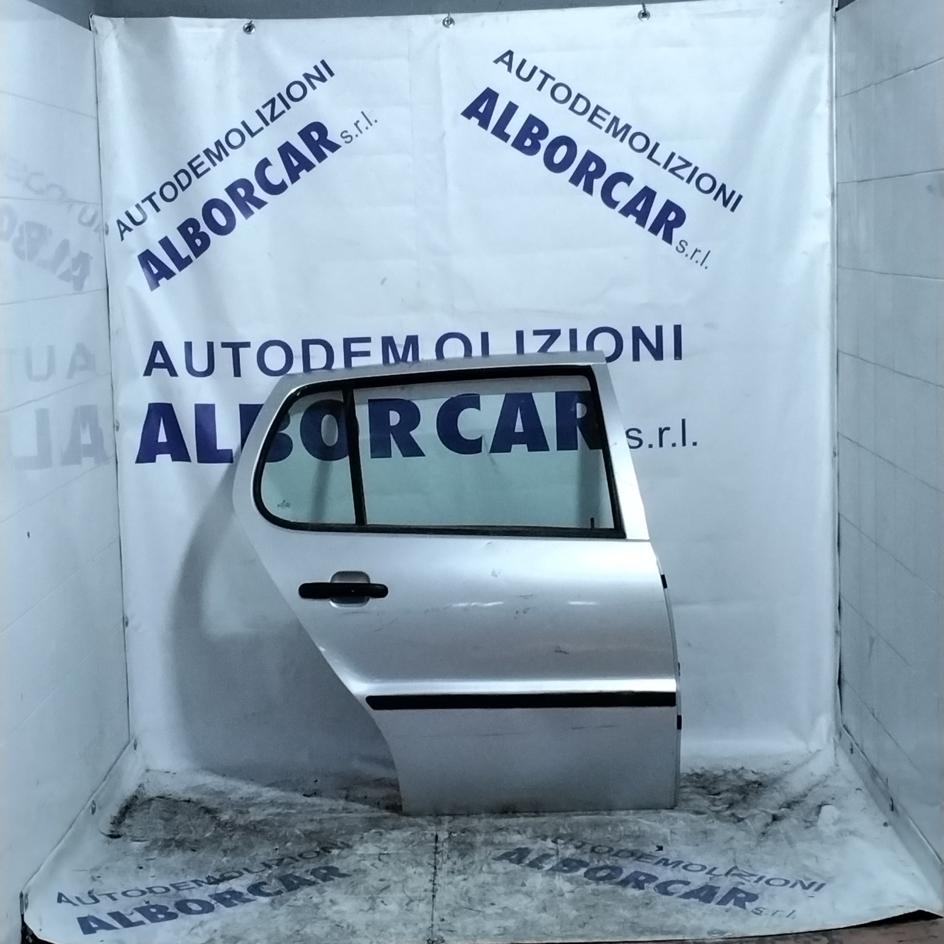 Ventana/puerta Volkswagen Polo tercera serie trasera derecha (sf1e1)