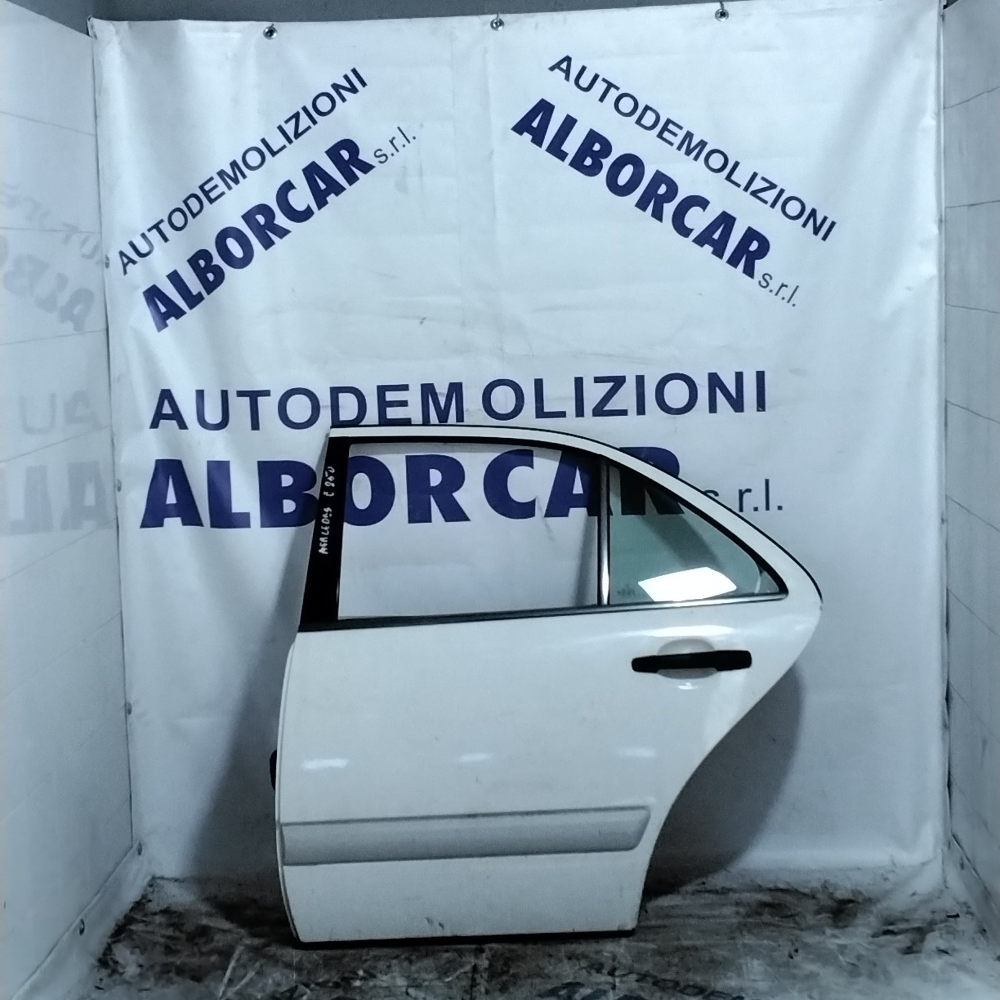 Mercedes E 250 rear left door 2005 (sf1e1)