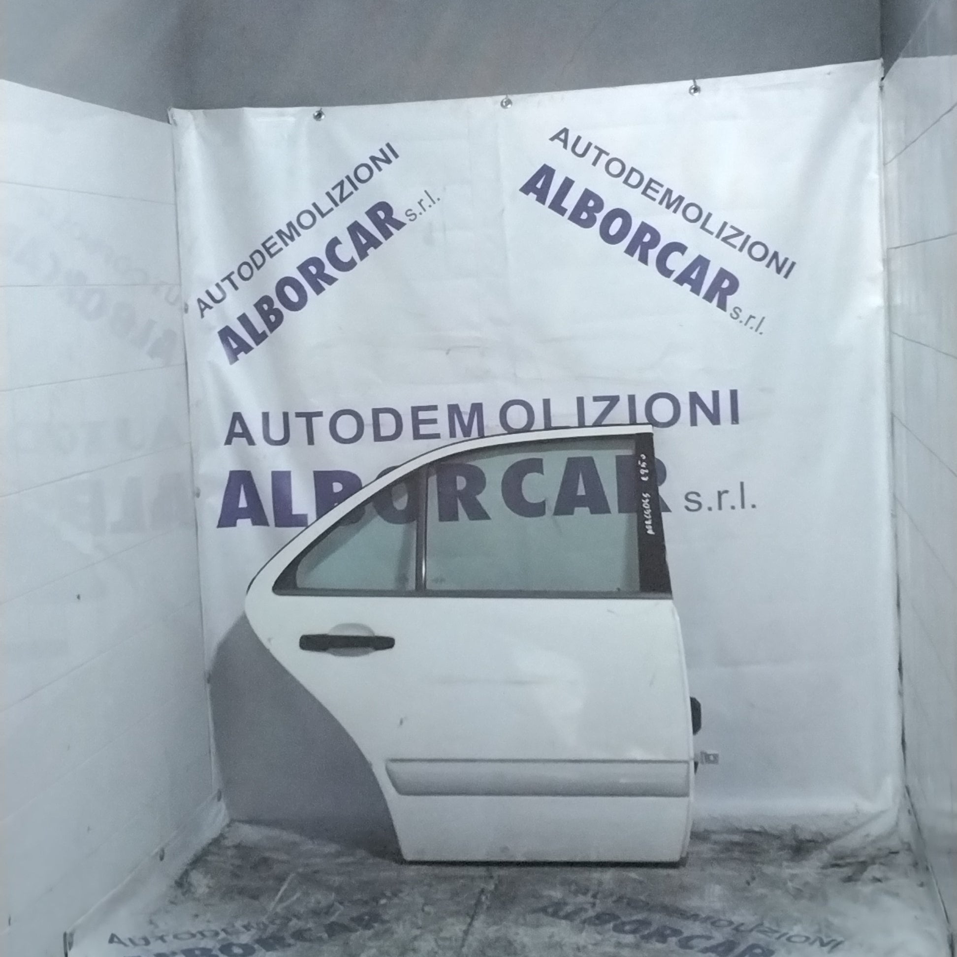 Mercedes E 250 rear right door (2007 model) (sf1e1)