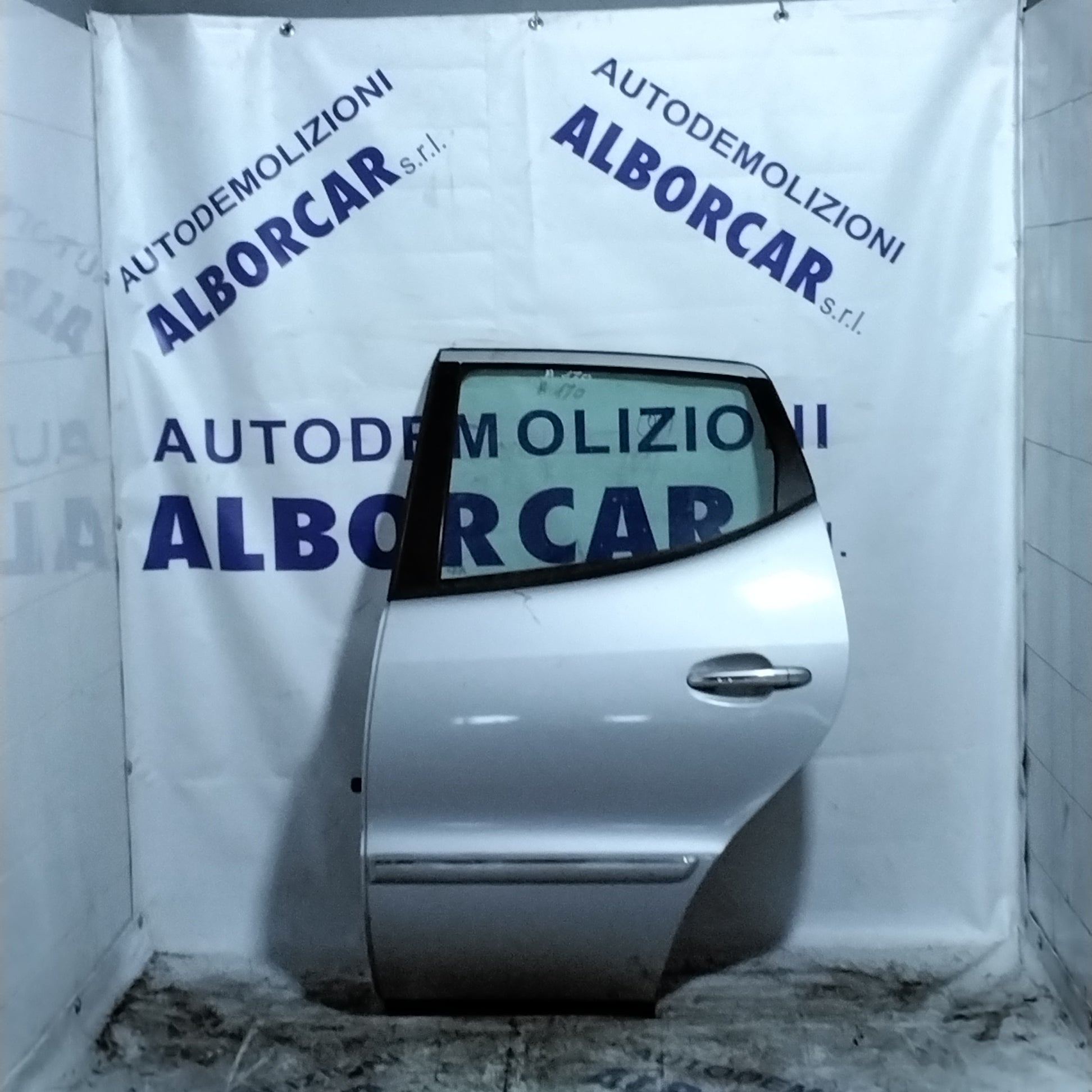 Puerta trasera izquierda Mercedes Clase A 170 año 2001 (sf1e1)