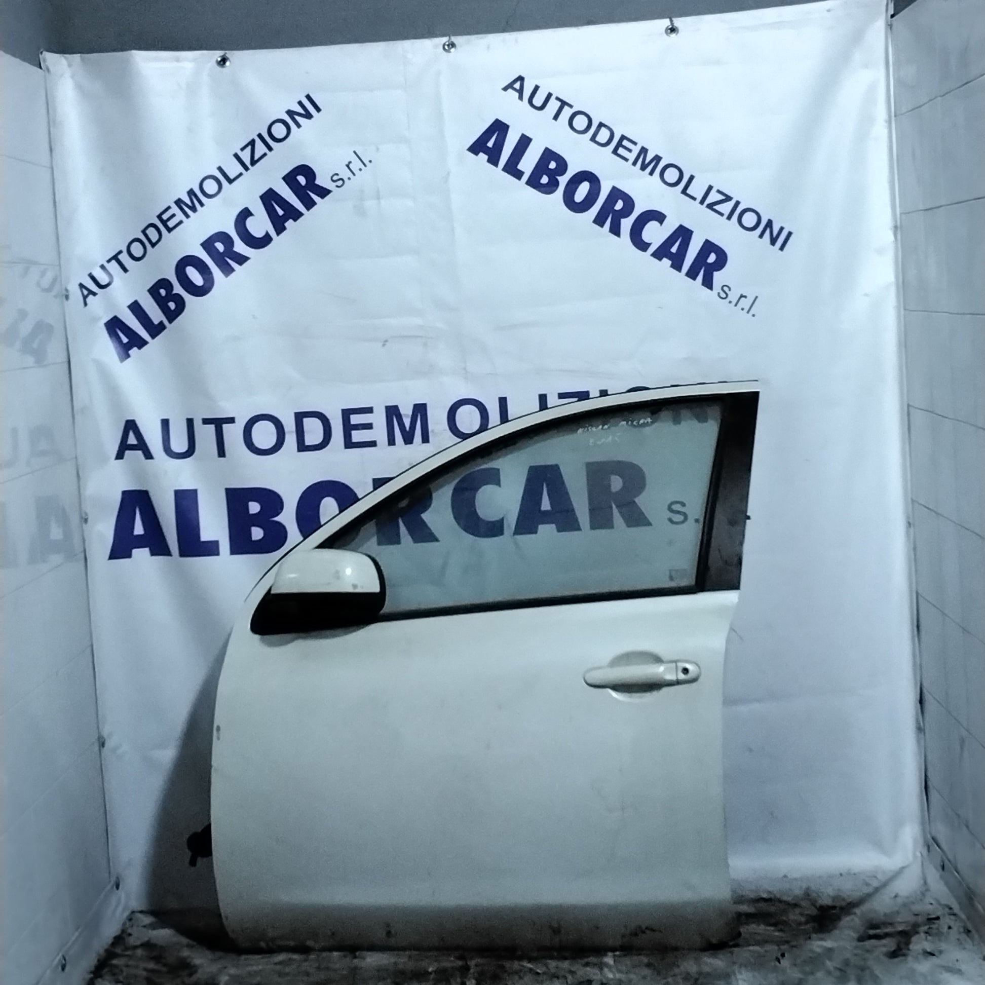 Nissan Micra 2015 front left door (sf1e1)