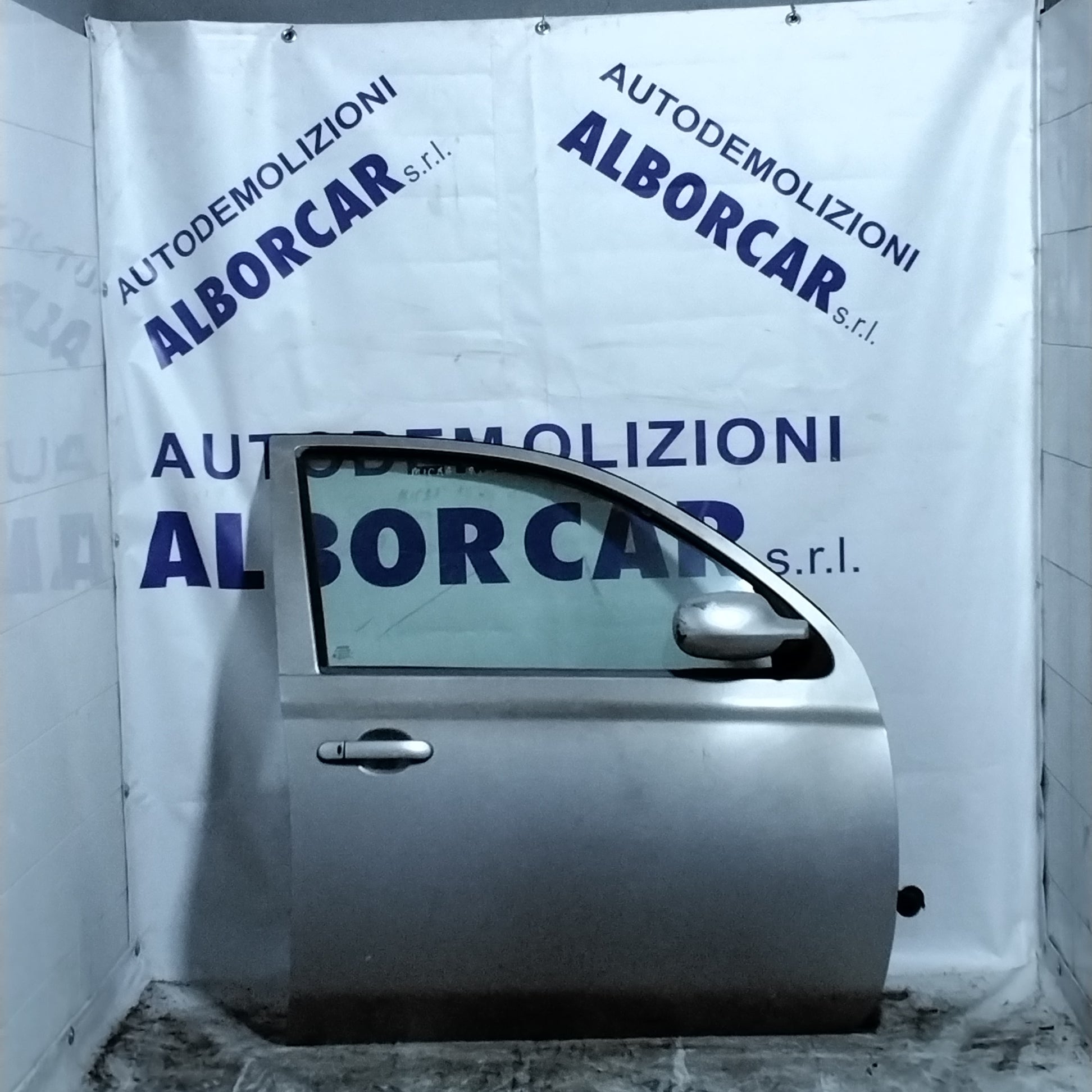 sportello anteriore destro  nissan micra anno 2004