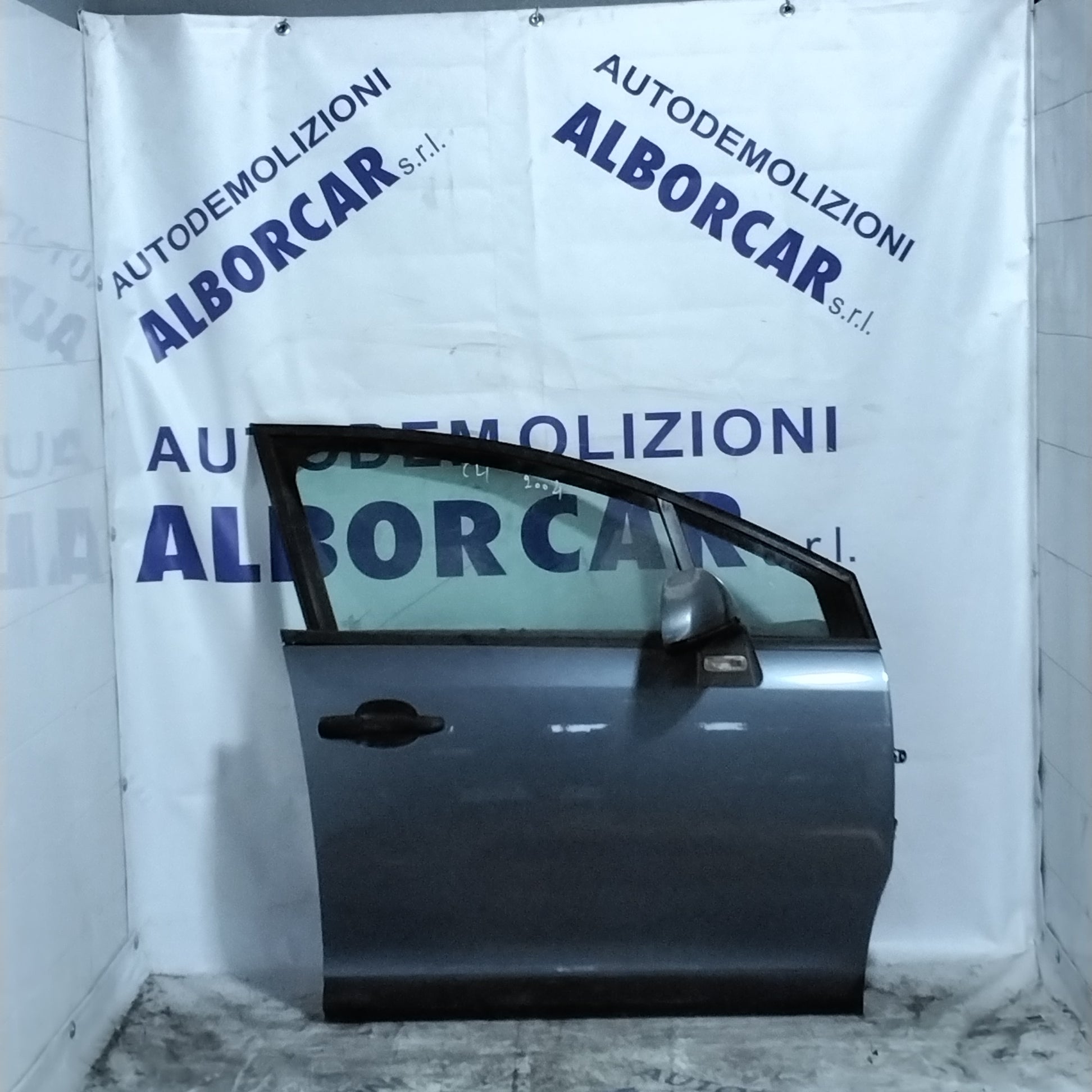 Citroen C4 front right door 2004 (sf1e1)