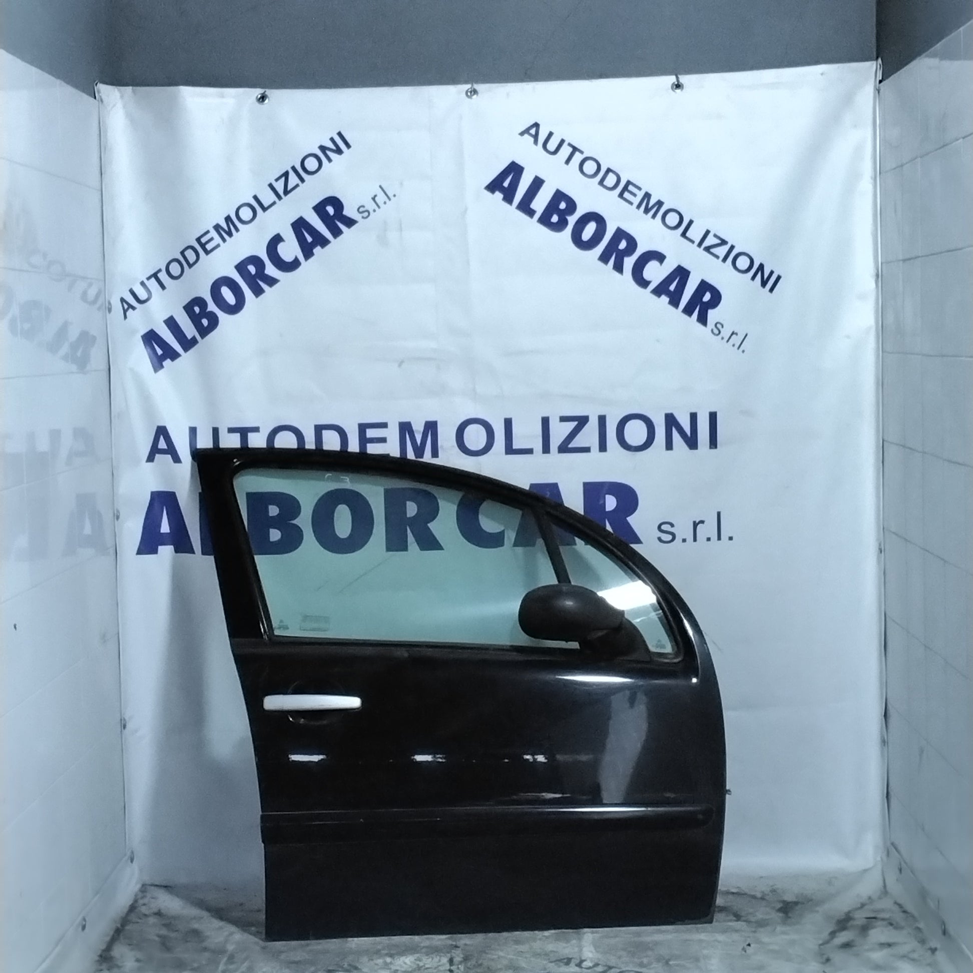 Front right door Citroen C3 year 2007