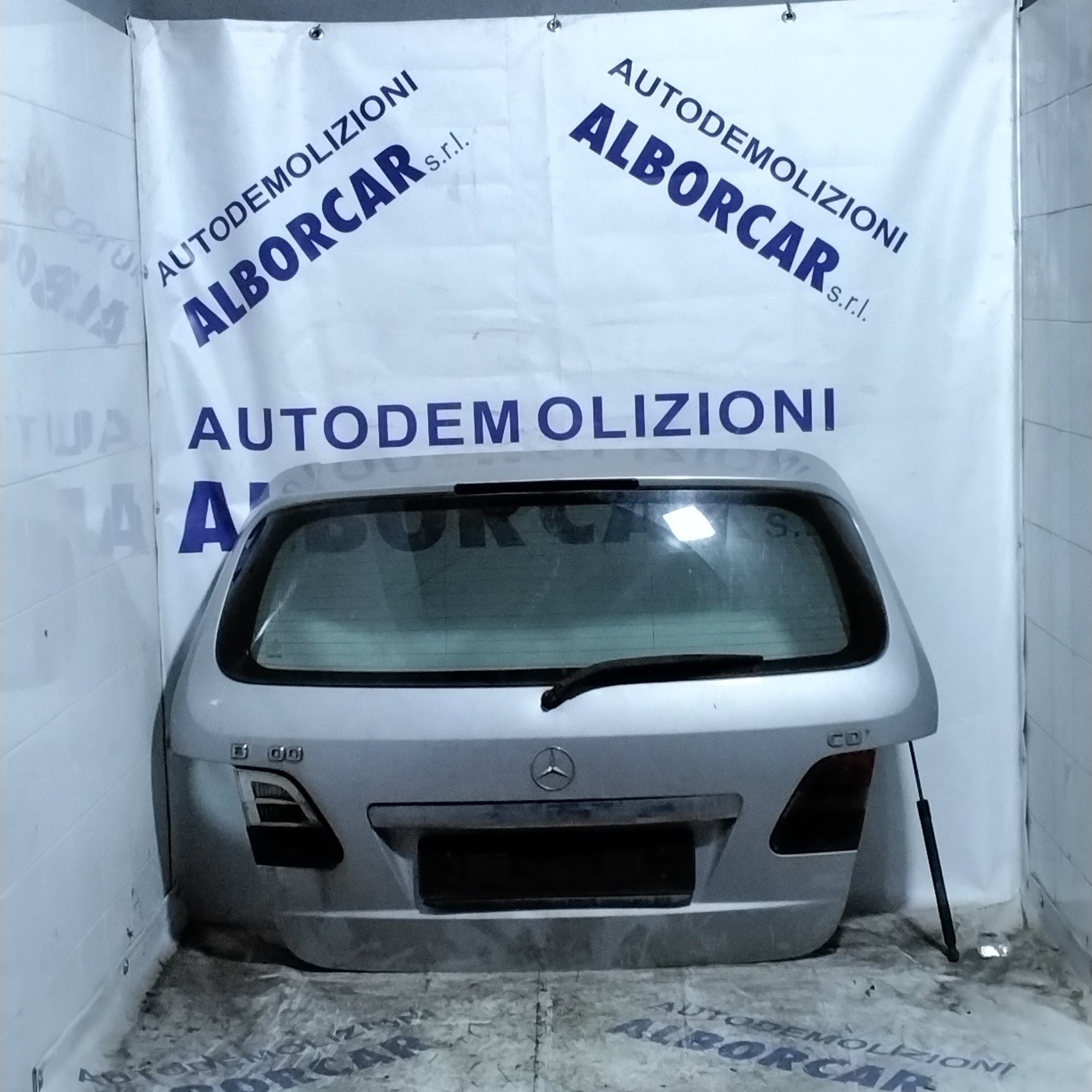 Mercedes B200 cdi tailgate