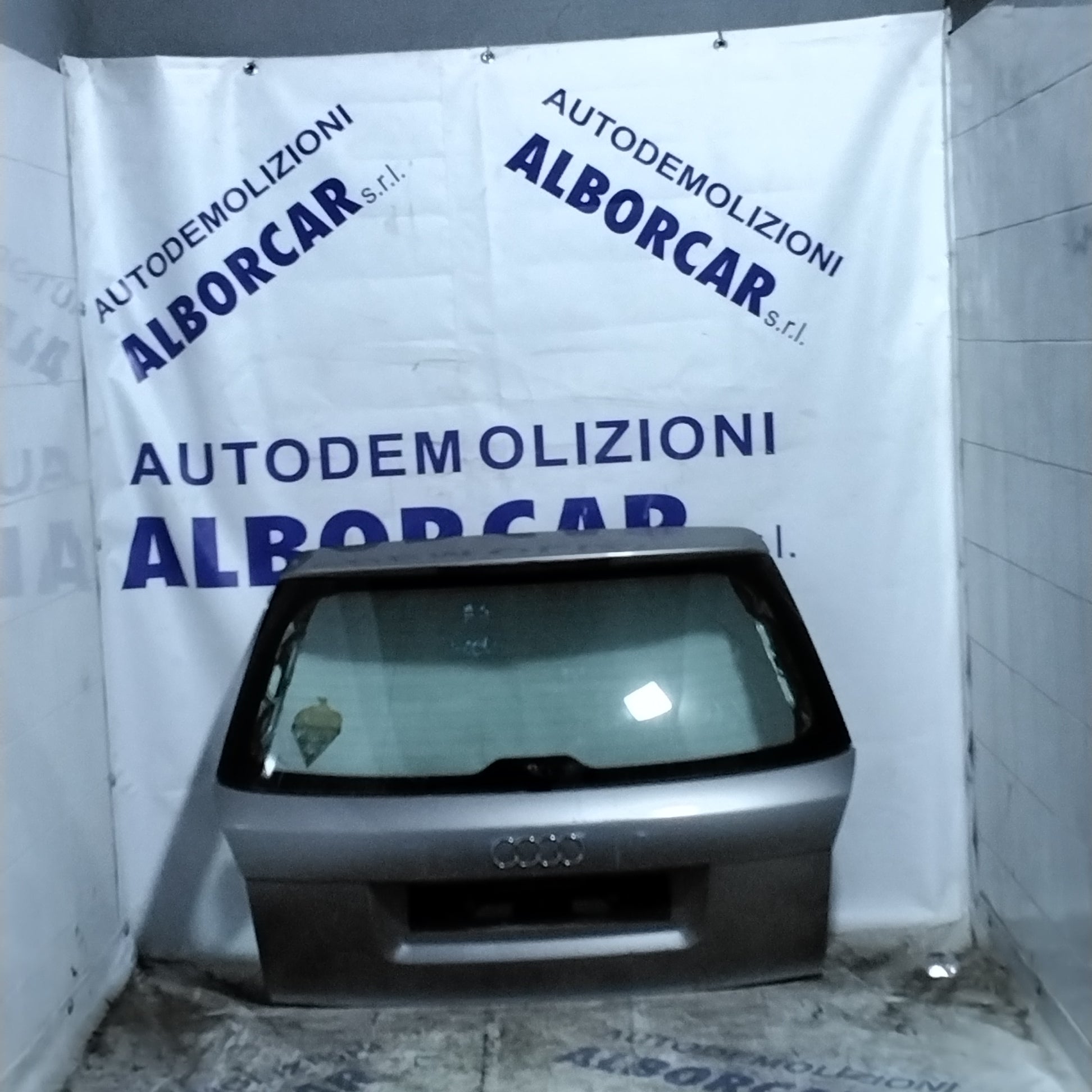 Tailgate Audi A4 year 2004