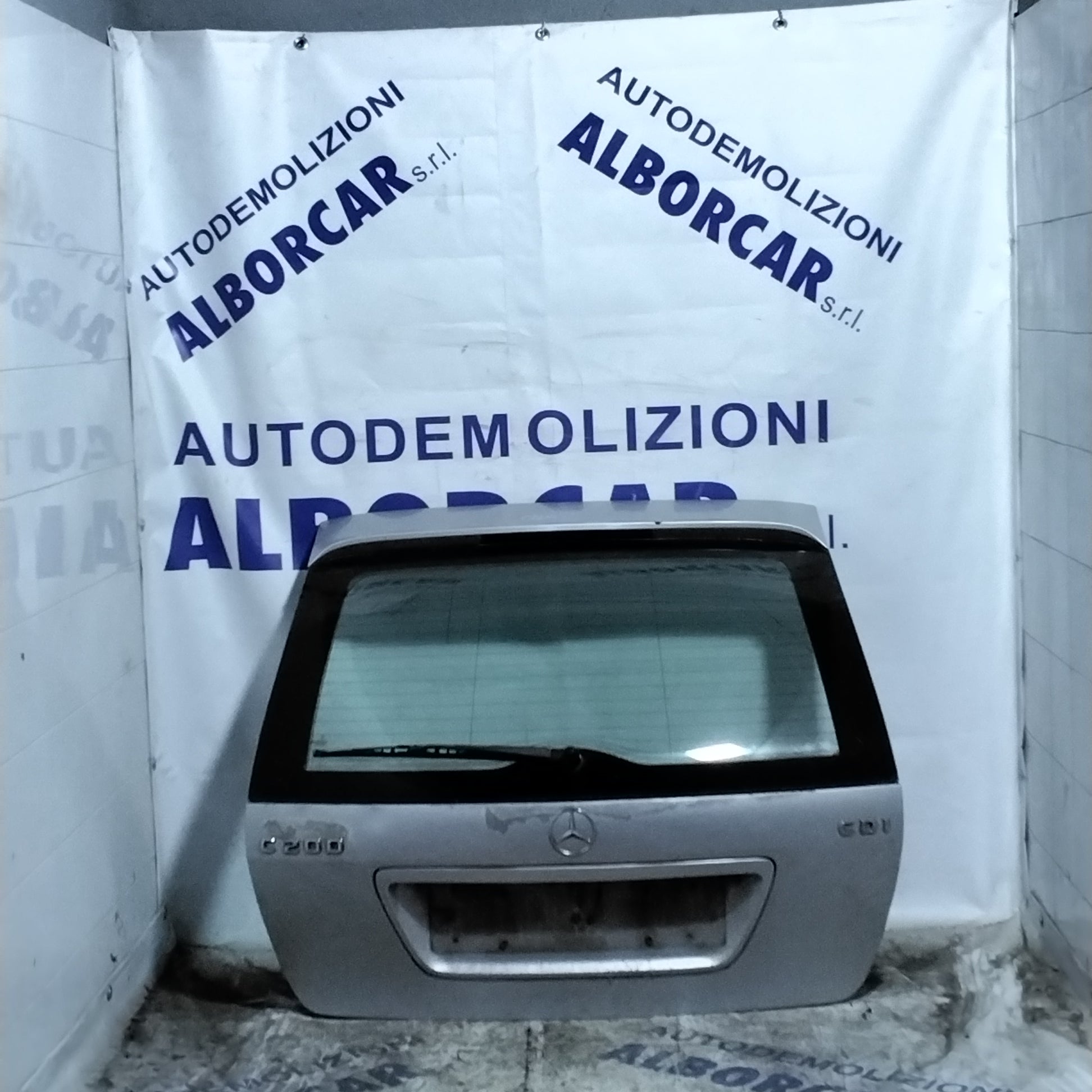 Mercedes C200 CDI tailgate