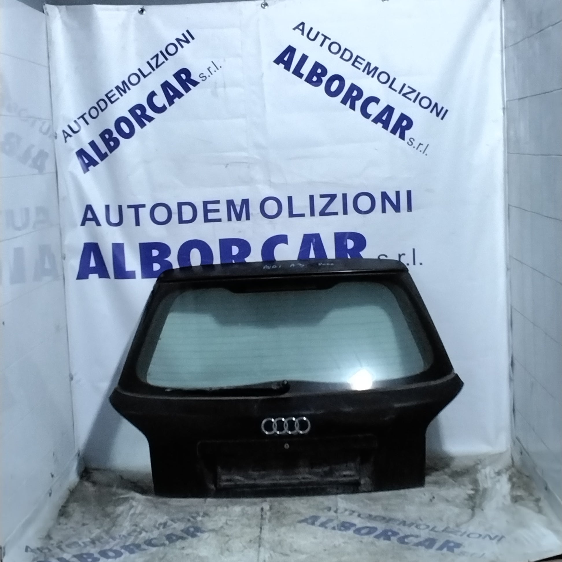 Audi A3 2000 tailgate
