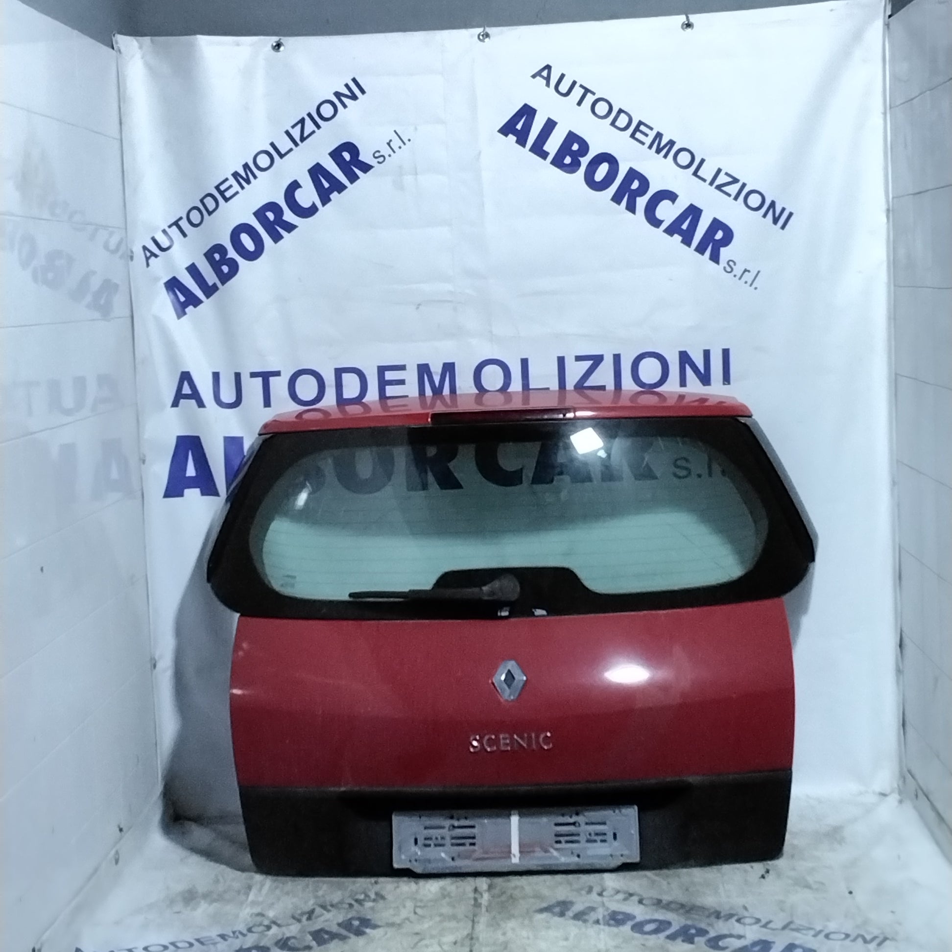 Renault Scenic tailgate year 2004 color (red, black)