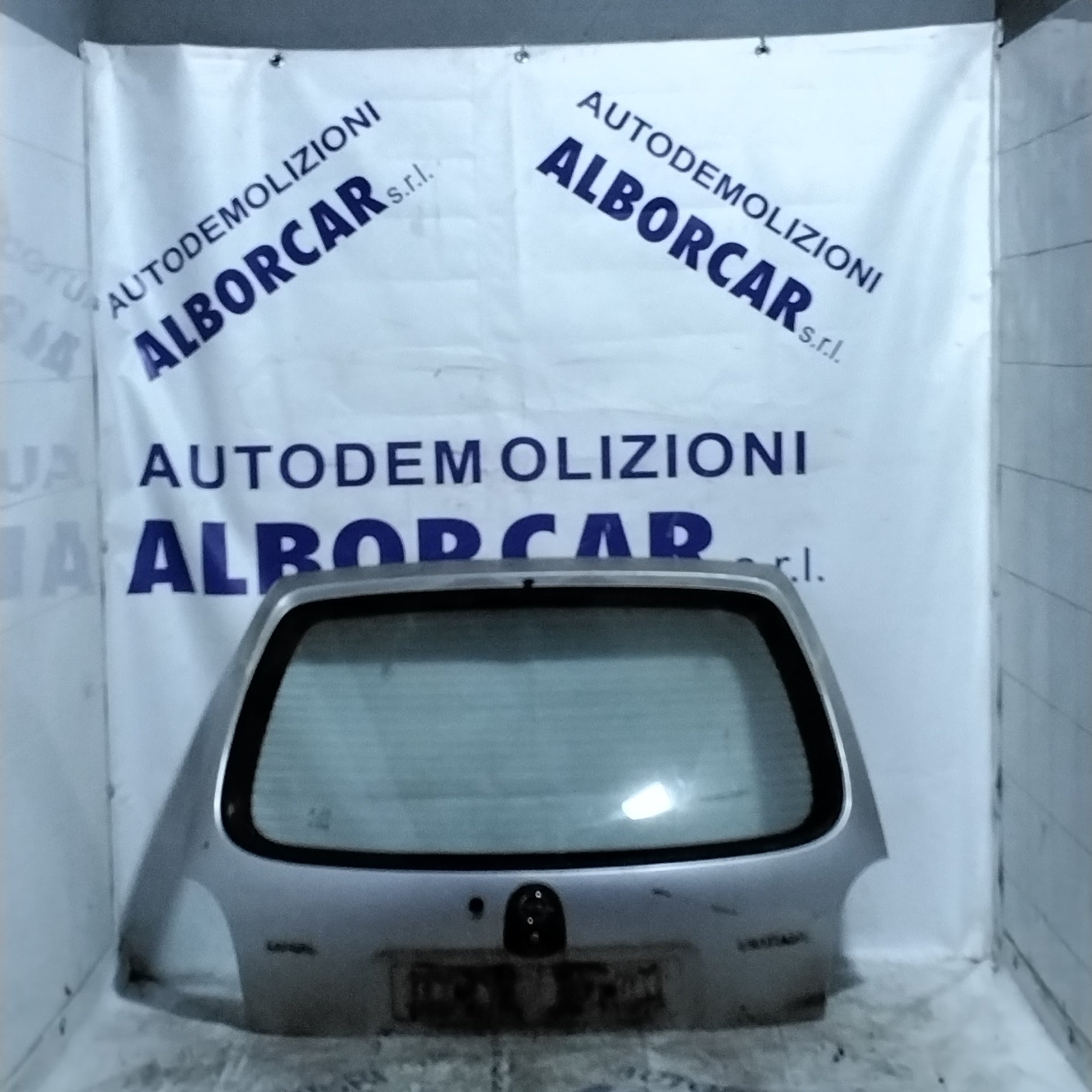 Opel Corsa B tailgate