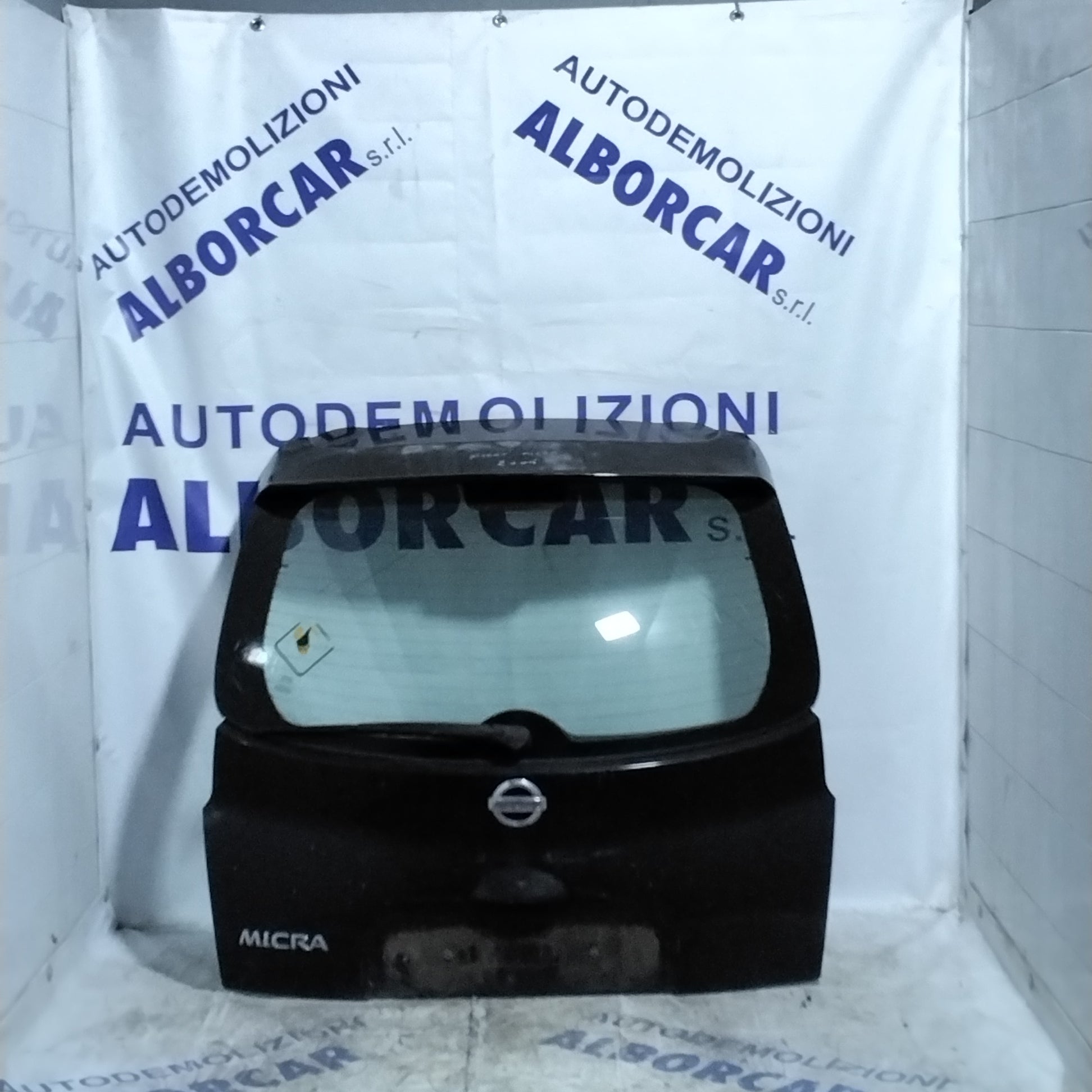 Nissan Micra tailgate year 2005