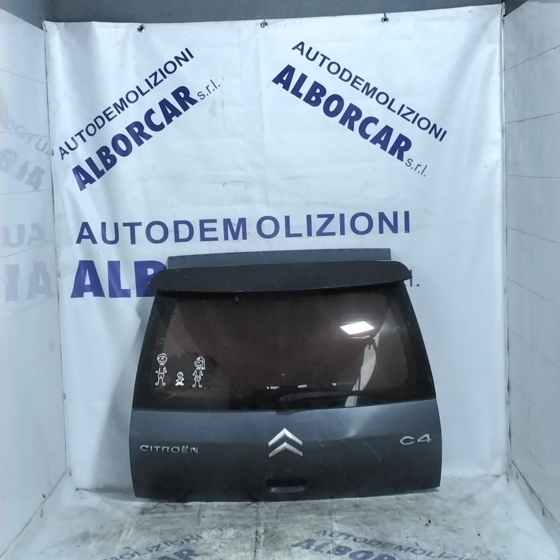 Citroen C4 tailgate