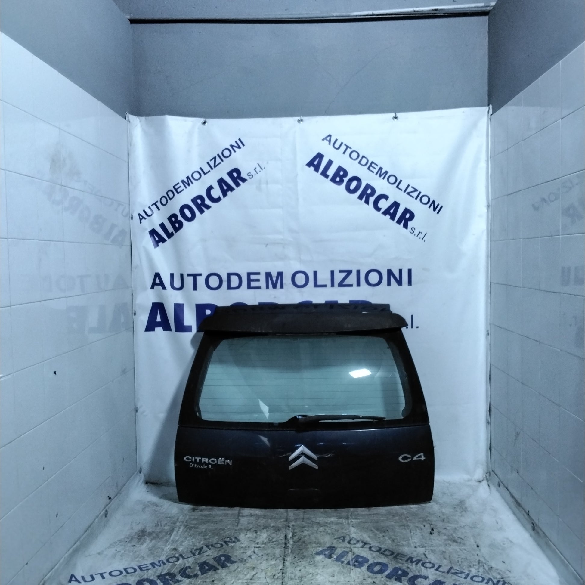 Citroen C4 tailgate