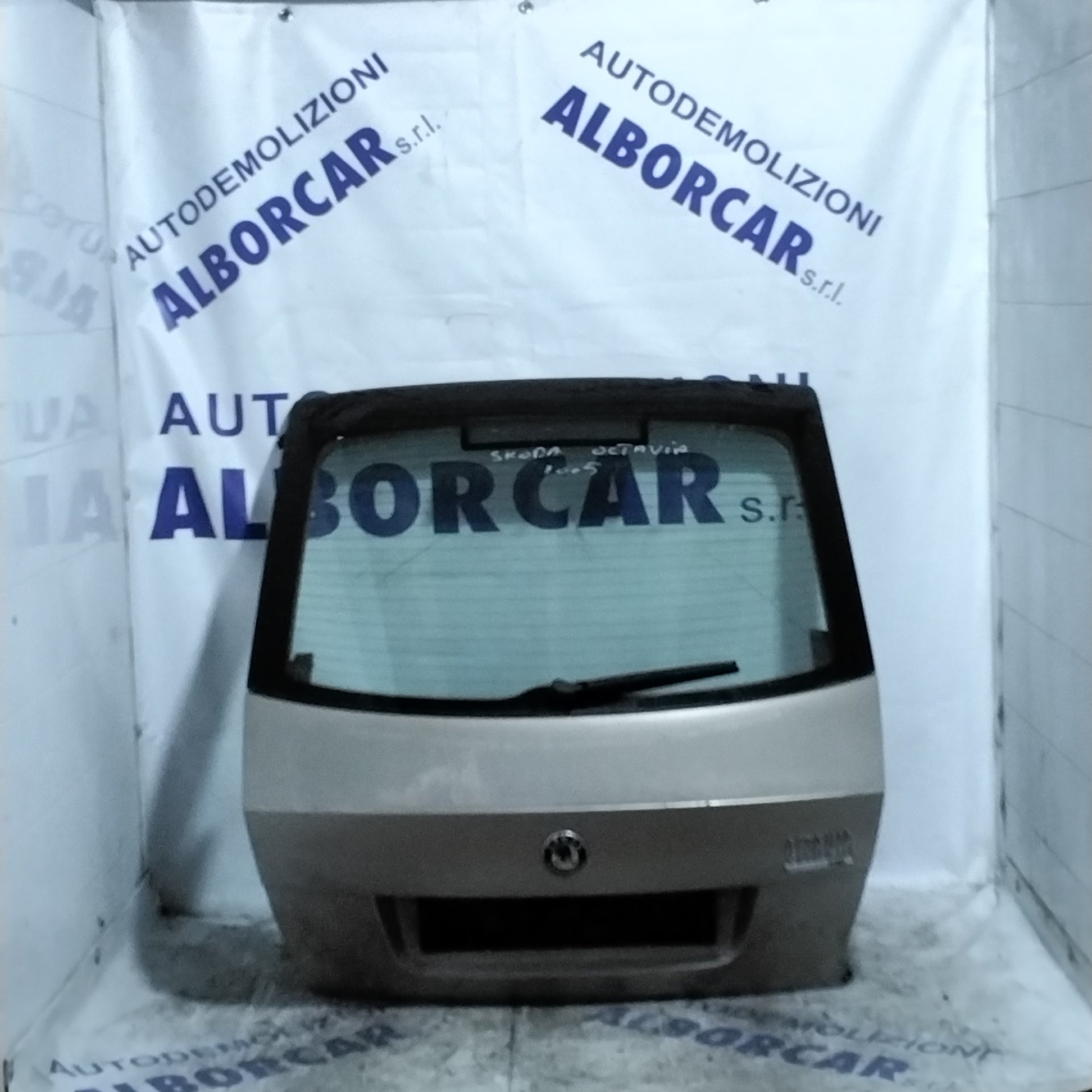 Skoda Octavia 2005 tailgate