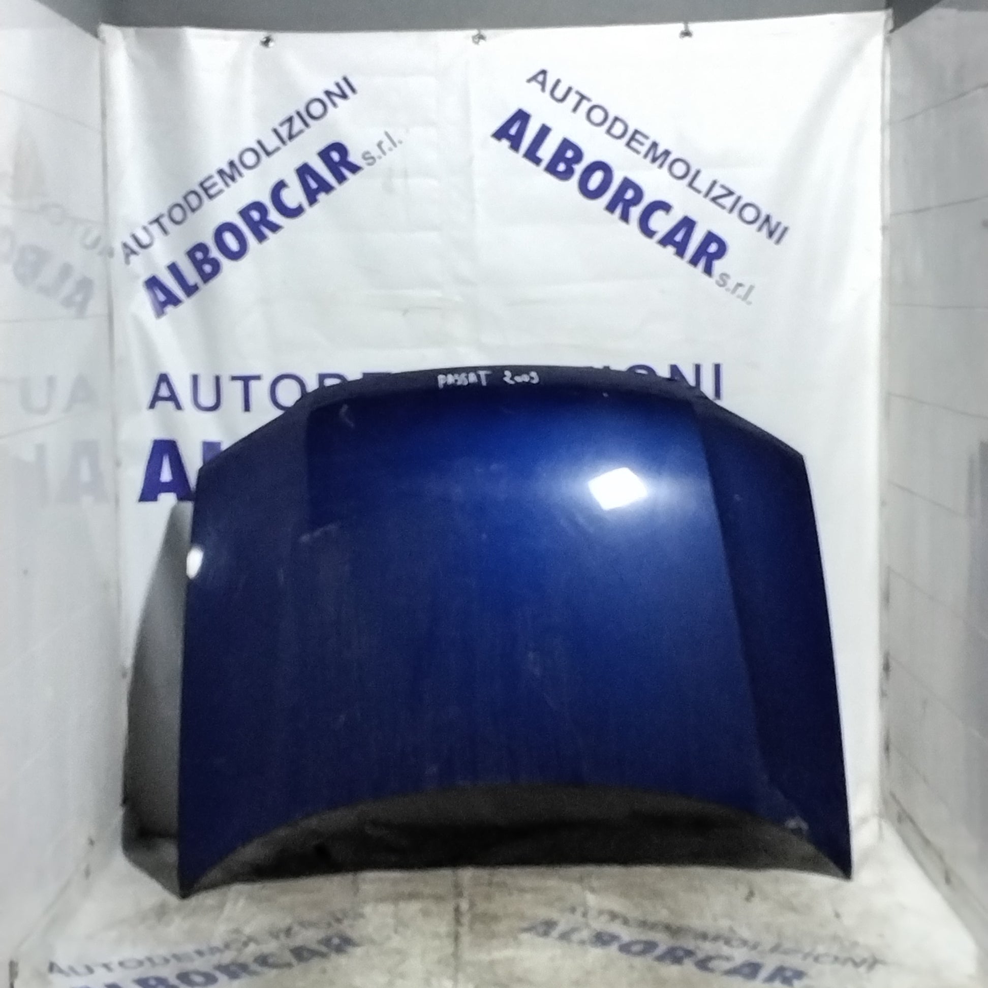 Front hood Volkswagen Passat year 2003