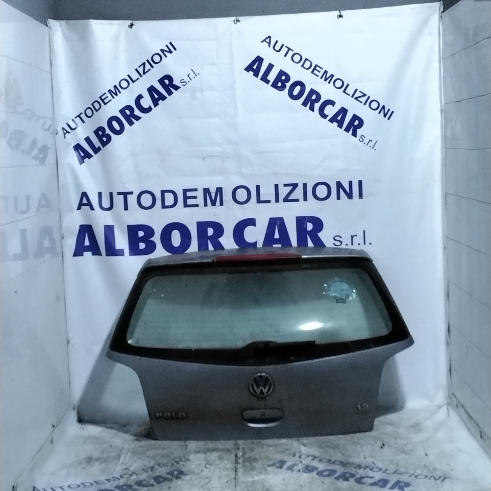 Volkswagen Polo tailgate year 2004