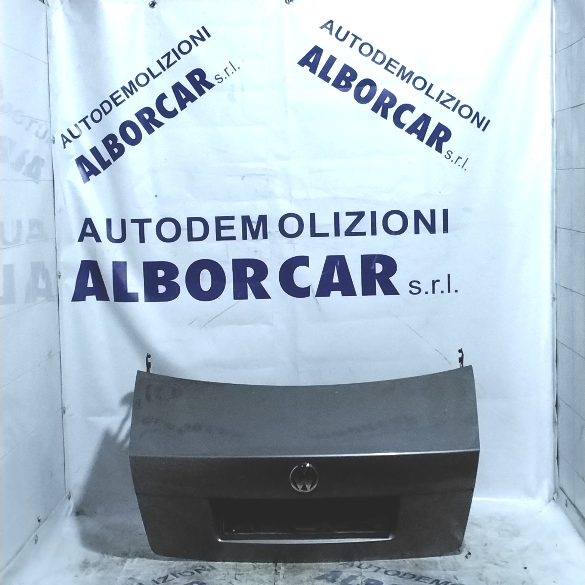 Volkswagen Passat tailgate