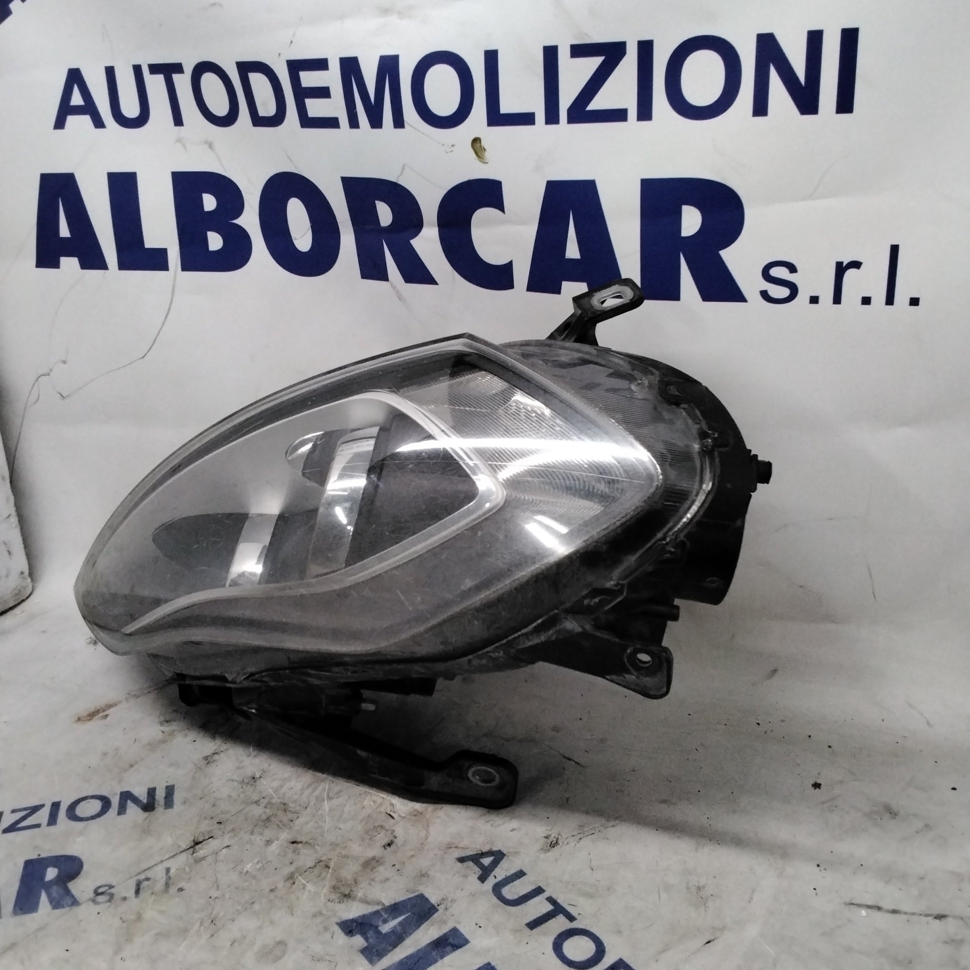 Right-side xenon headlight Lancia Delta 2.0 year 2009 (sf8p5)
