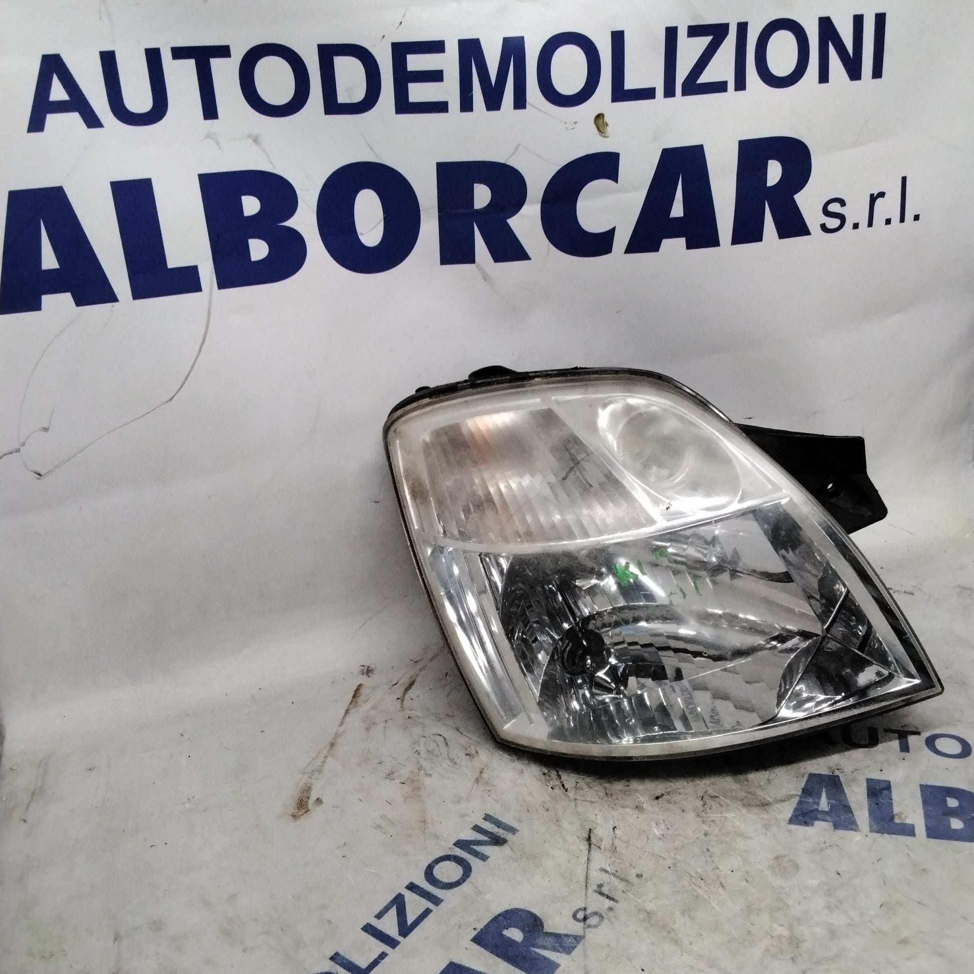 Right headlight Kia Picanto 2006 (sf8p5)
