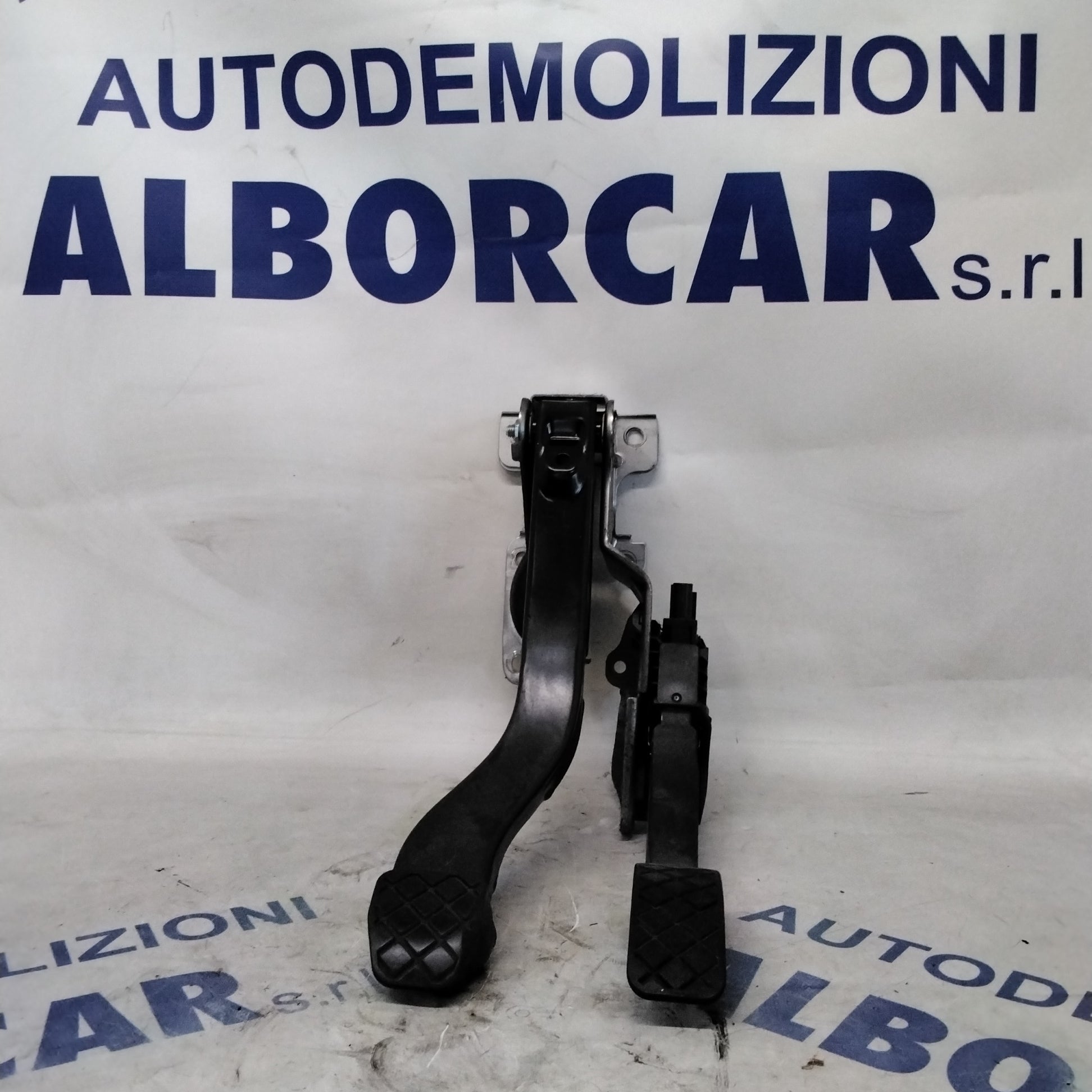Pedal set (accelerator, brake) Volkswagen UP year 2010