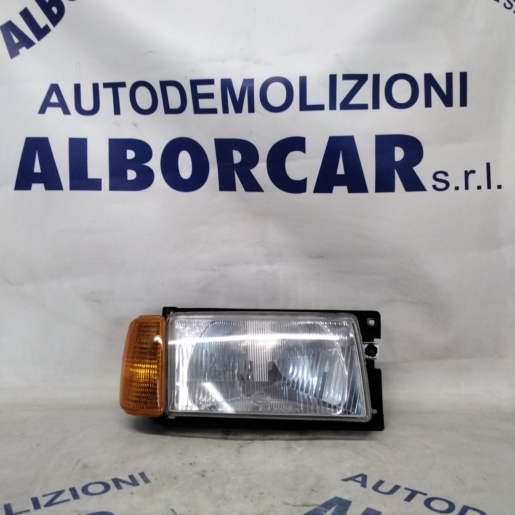 Front right headlight Volkswagen Polo (sf8p5)