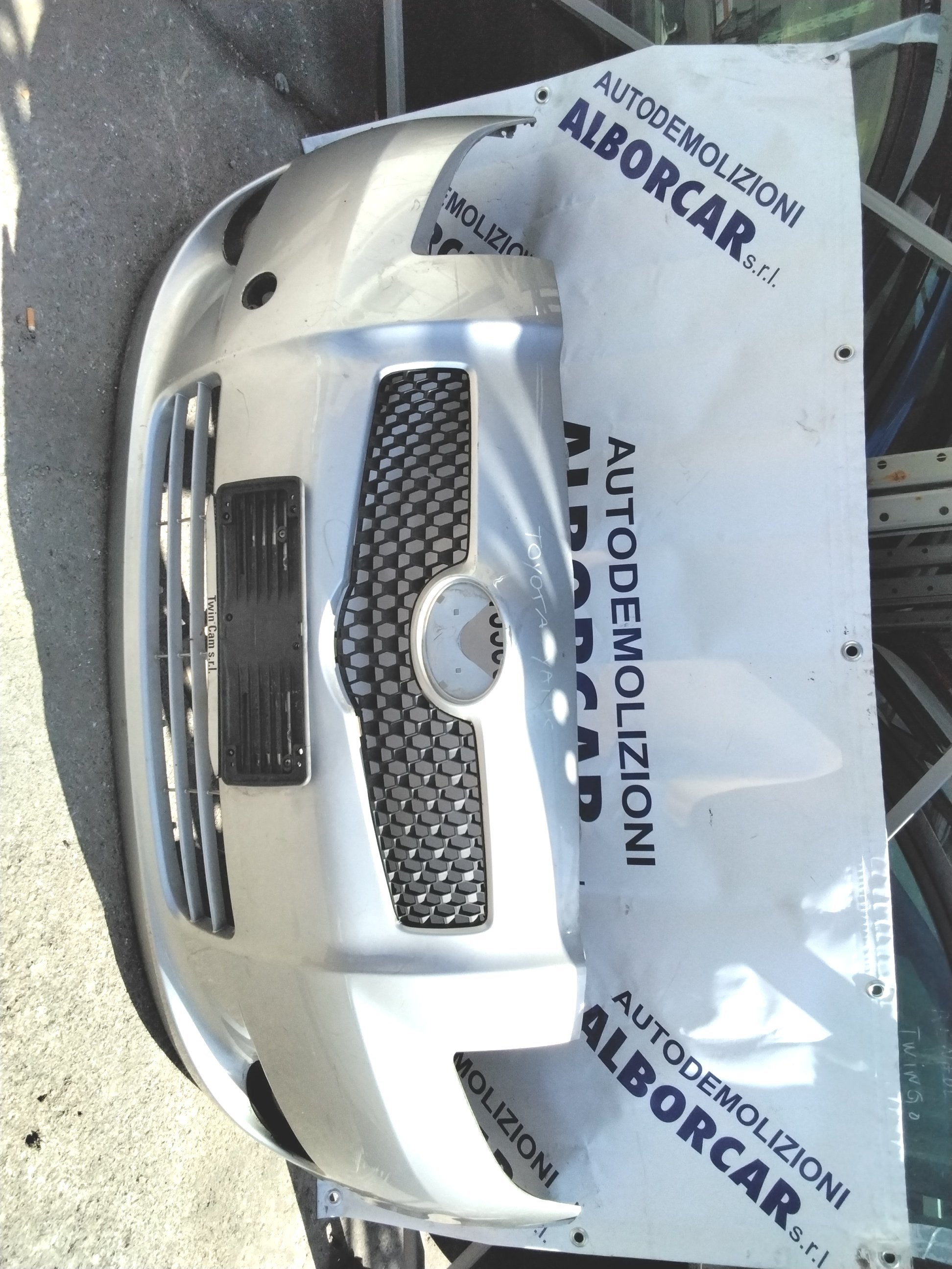 Paraurti anteriore toyota yaris anno 2005