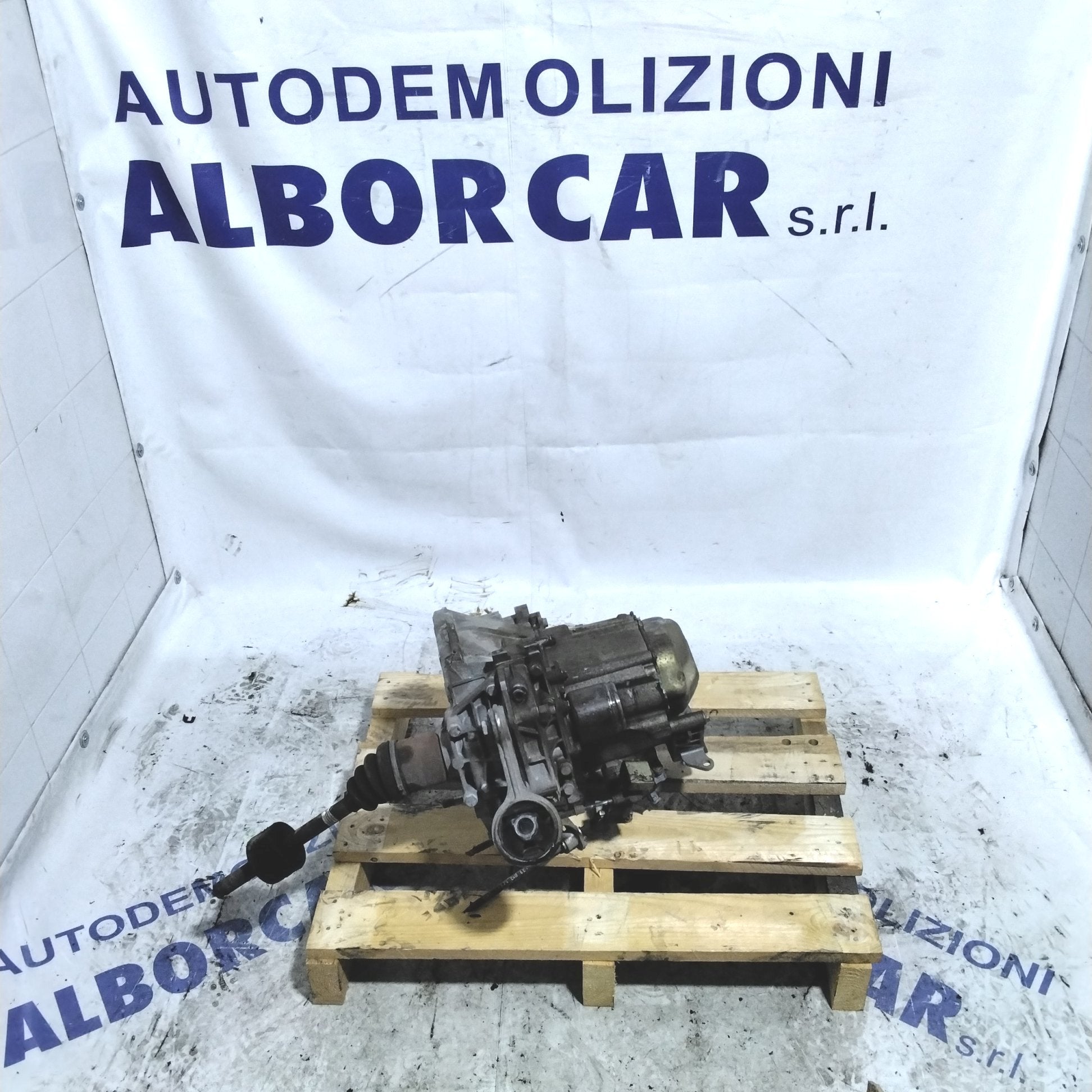 Manual gearbox Fiat Grande Punto 1.2 petrol from 2005-2012 also 500 Lounge 1.2 51kw part number 73502791