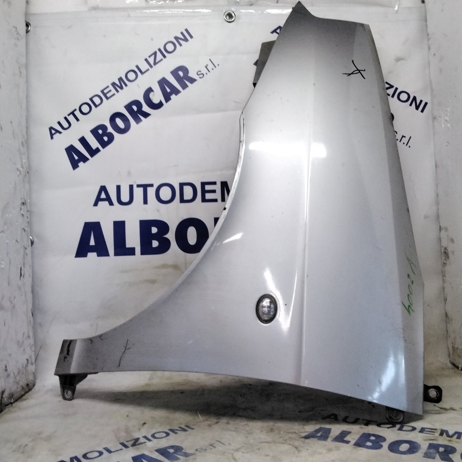 Lancia Y 2004 front left fender flare