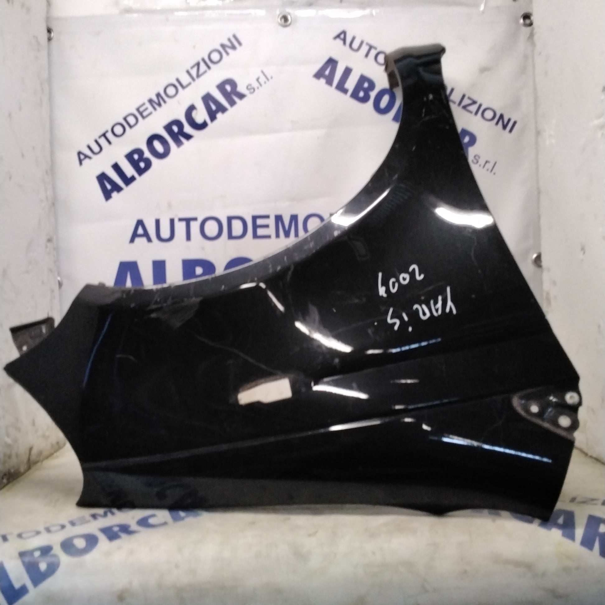 parafango fianchetto anteriore destro toyota yaris anno 2004