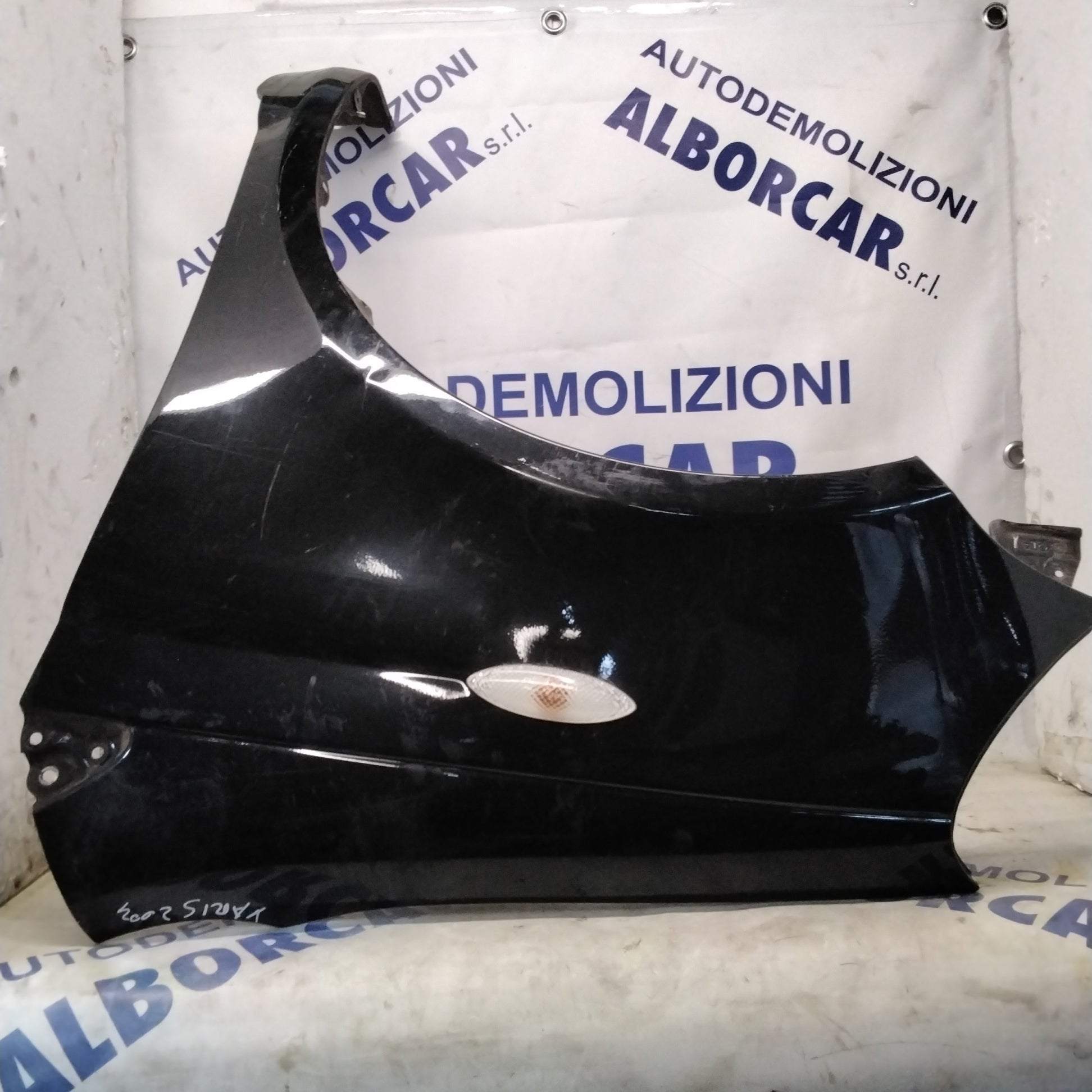 parafango fianchetto anteriore sinistro toyota yaris anno 2004