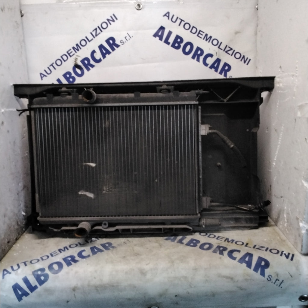 Radiator fan shroud + radiator Peugeot 307 gasoline year 2004