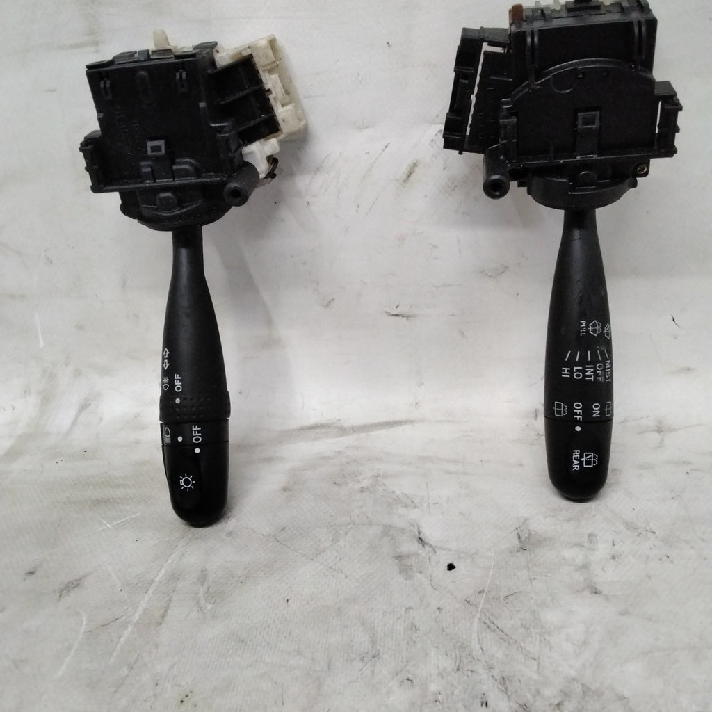 Mando de luces / limpiaparabrisas Toyota Yaris año 2003 código 173647/173648