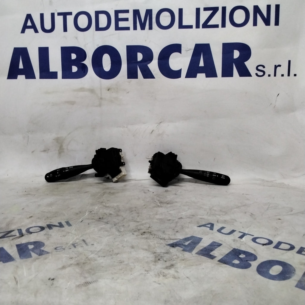Mando de luces / limpiaparabrisas Toyota Yaris año 2003 código 173647/173648