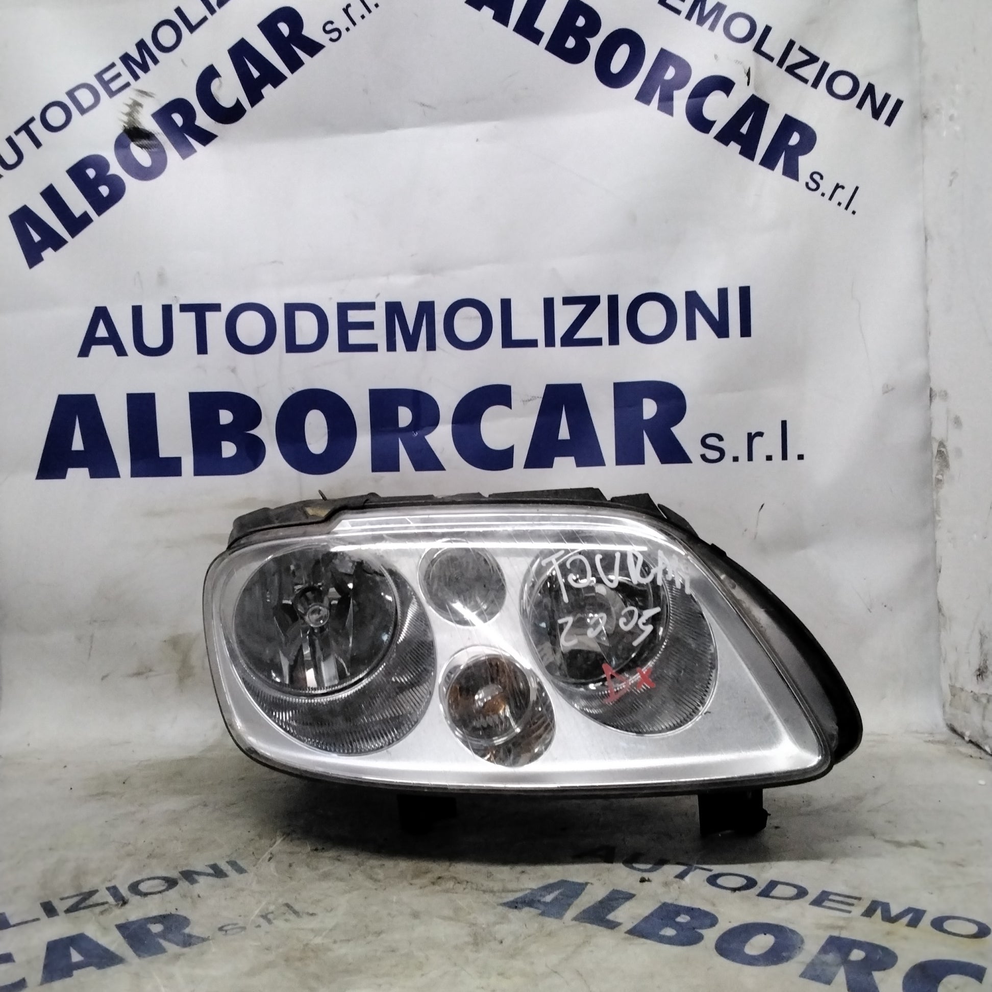 faro delantero derecho Volkswagen Touran año 2005