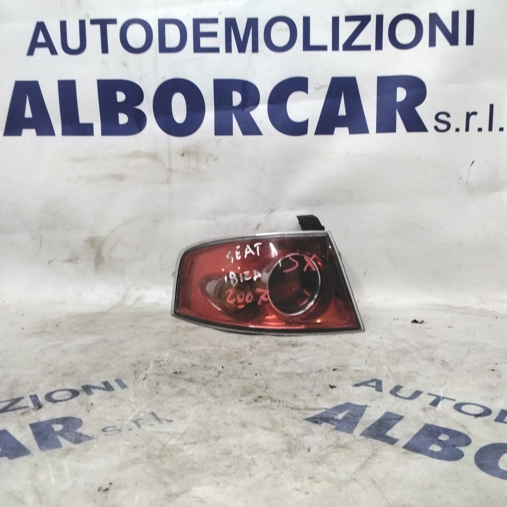 Piloto trasero izquierdo Seat Ibiza año 2004