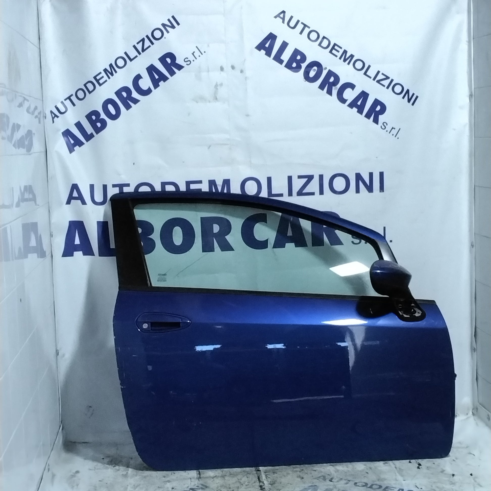 Fiat Grande Punto 1.3 mjt 90hp right front door year 2005-2006