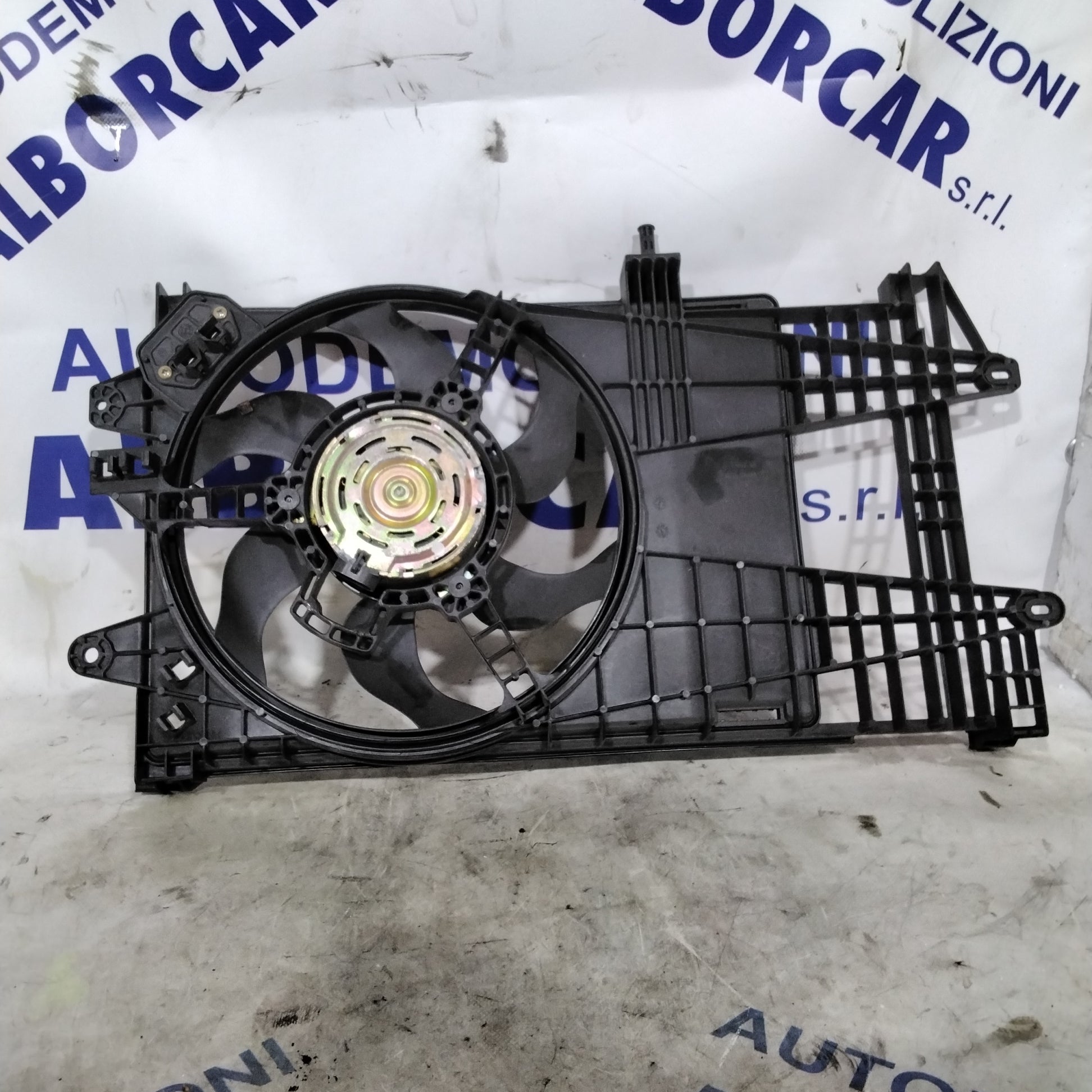 Ventilador de refrigeración Fiat Stilo 1.2 16v gasolina (80 CV) 2002 código 832301000