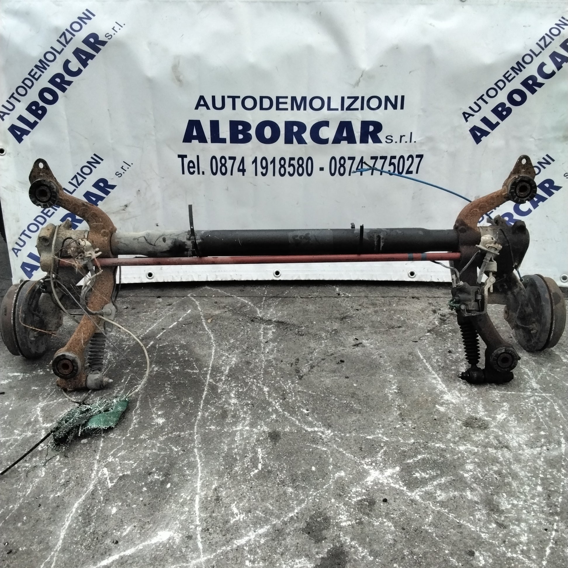 Eje trasero Peugeot 206 año 2004 sin ABS