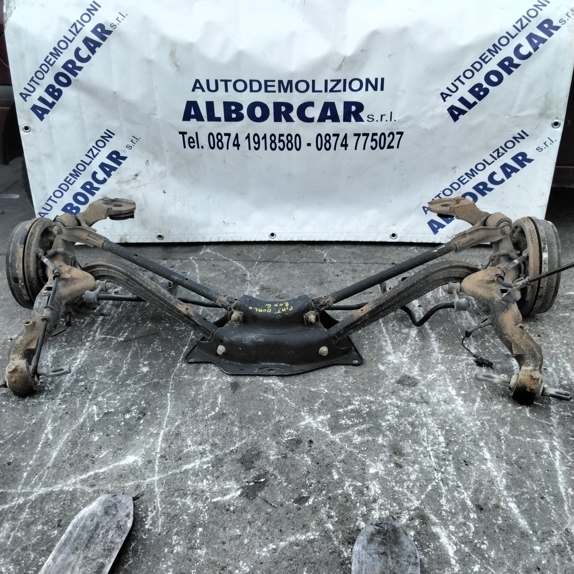 Puente trasero Fiat Doblò diésel año 2014